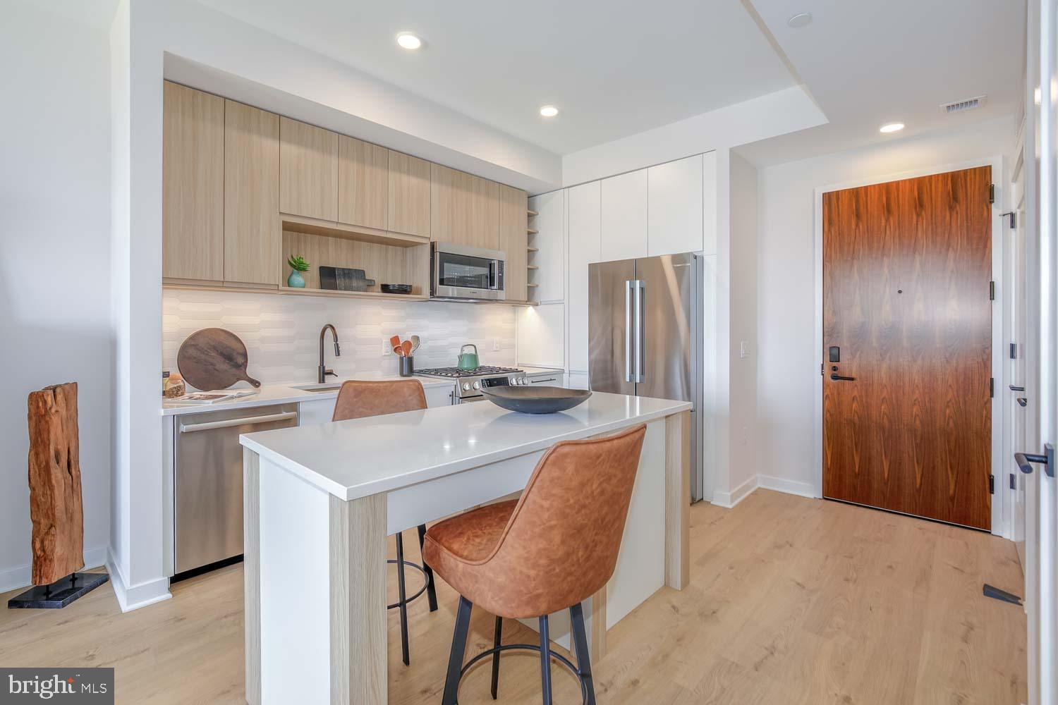 255 W. FALLS STATION BOULEVARD 608