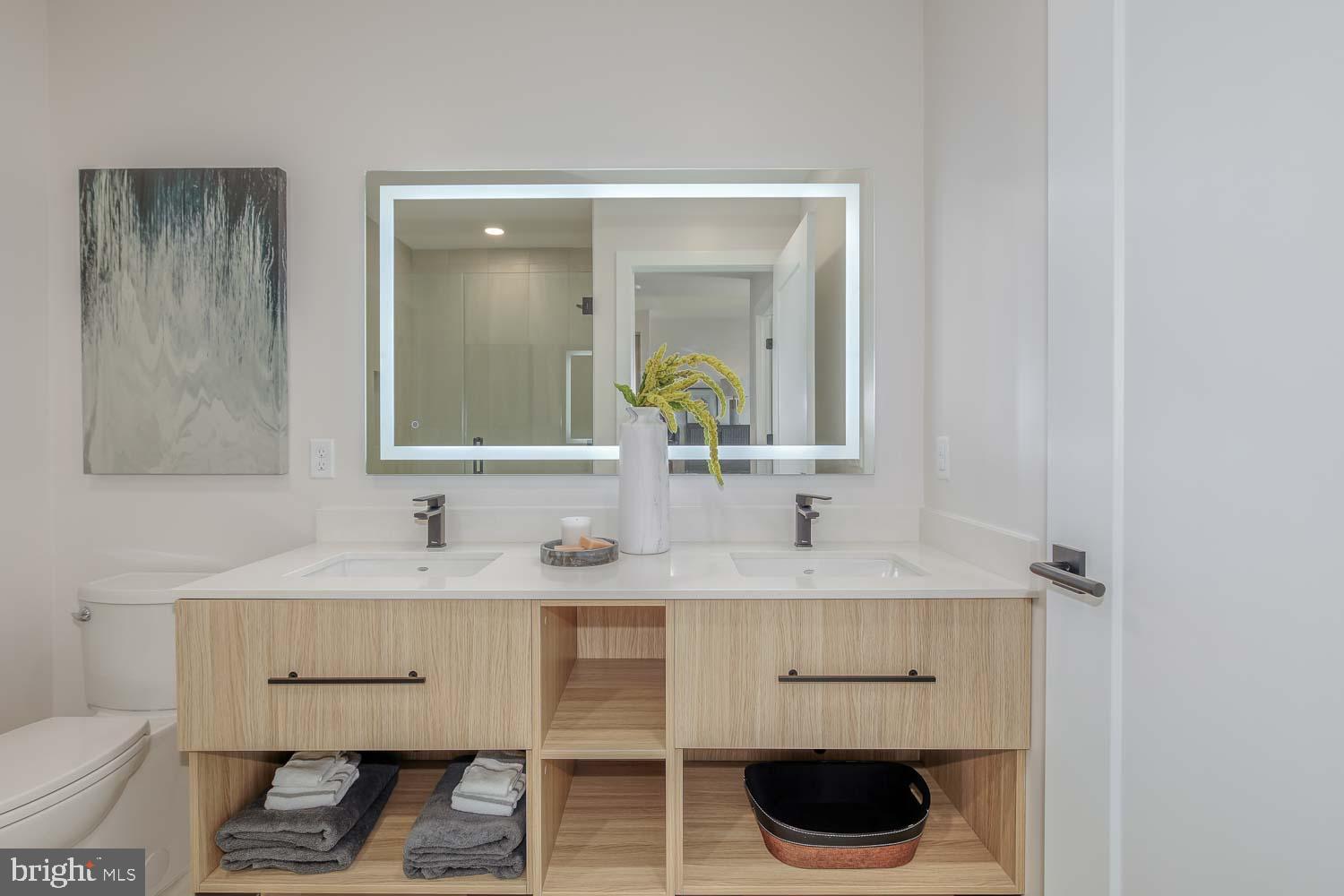 FALLS CHURCH CITY - Residential