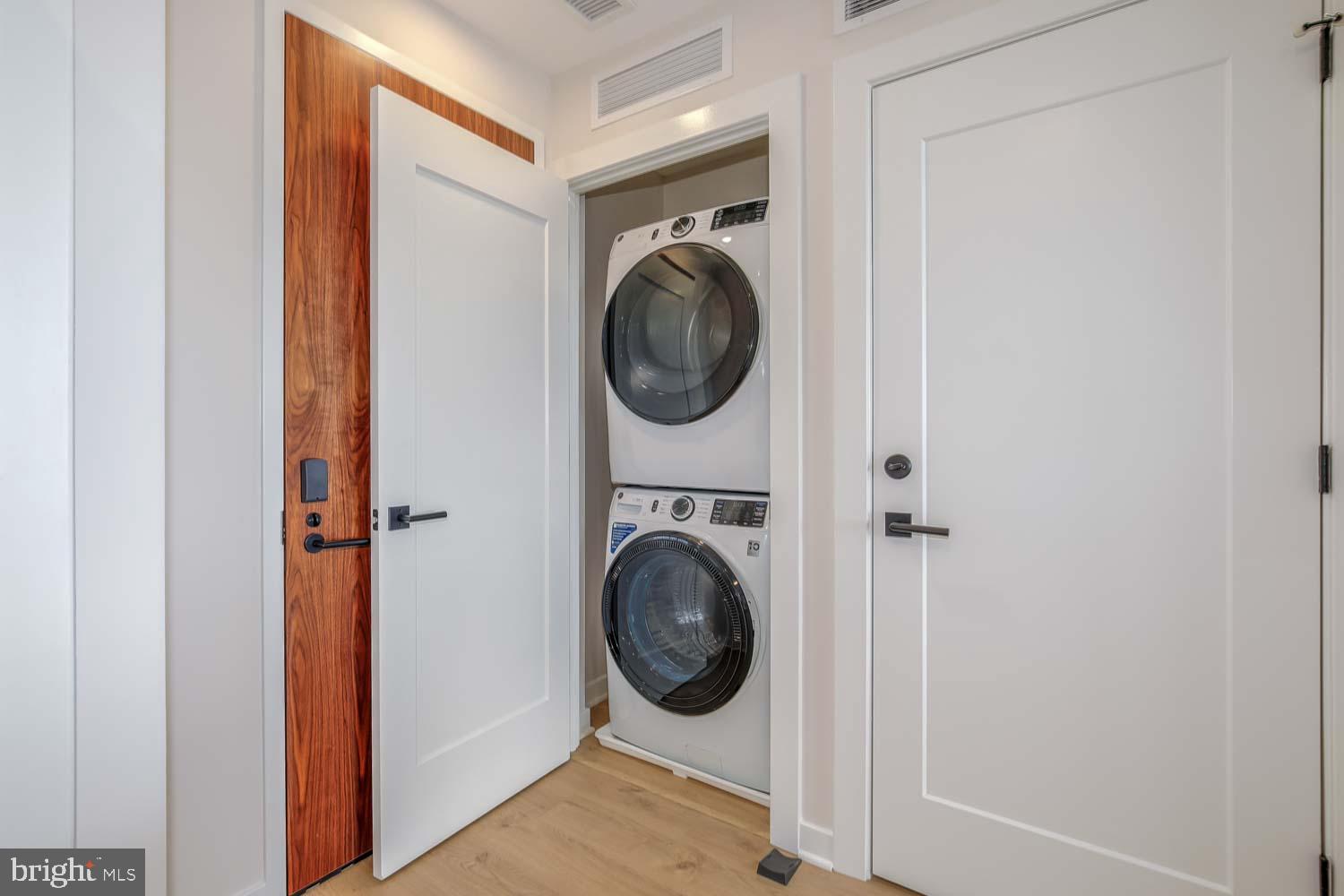 FALLS CHURCH CITY - Residential