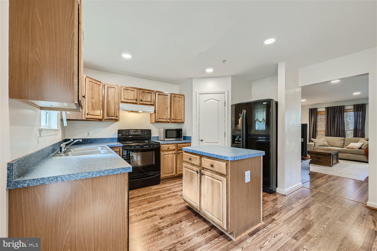 REISTERSTOWN VILLAGE - Residential