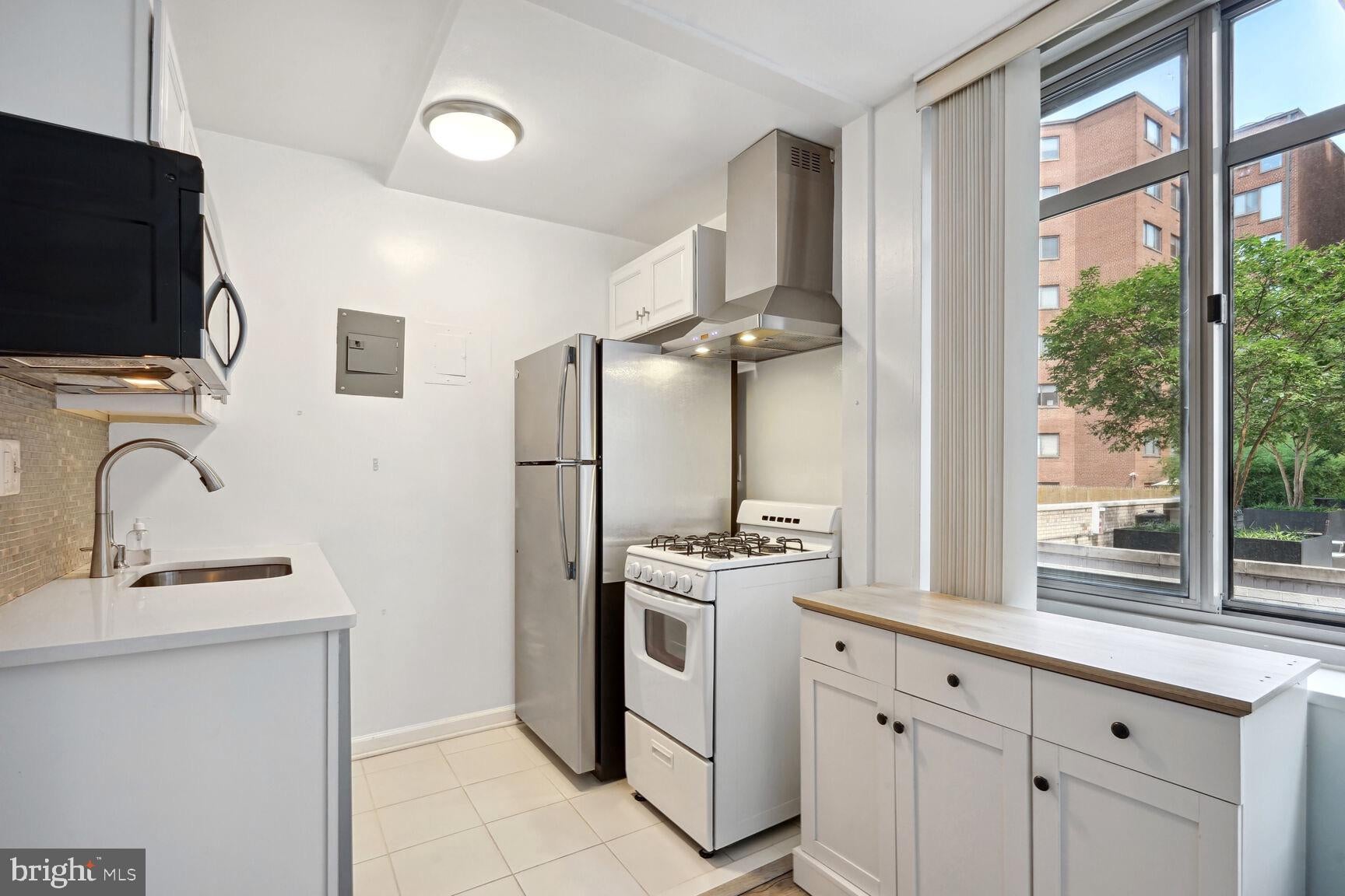 940 25TH STREET NW 107-S
