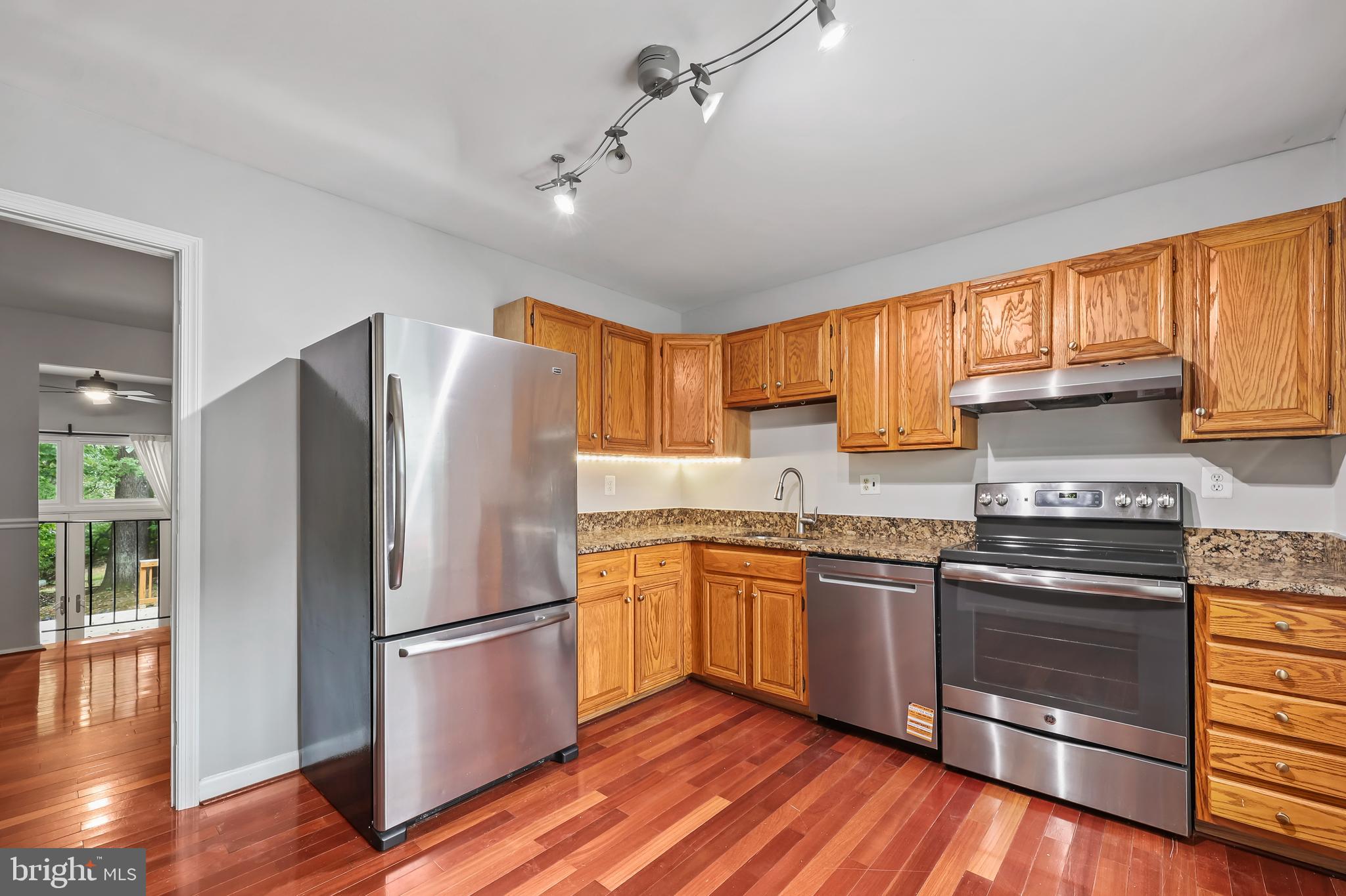 2300 HORSEFERRY COURT