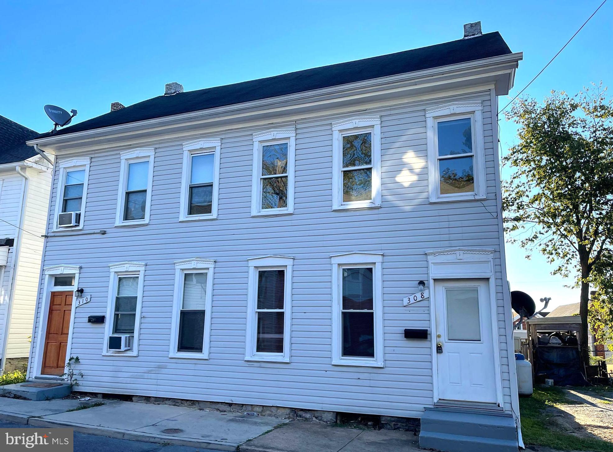 3 bedroom, 1 1/2 bath home available for rent in Hagerstown. This home features large rooms, separate dining room, large eat in kitchen, washer dryer hook ups, main level 1/2 bath, private yard with an upper and lower deck , off street parking and more. Pets are case by case with strong application and monthly pet rent. Maximum 2 pets. No exceptions. Breed restrictions will apply. Contact us today to schedule a tour.
