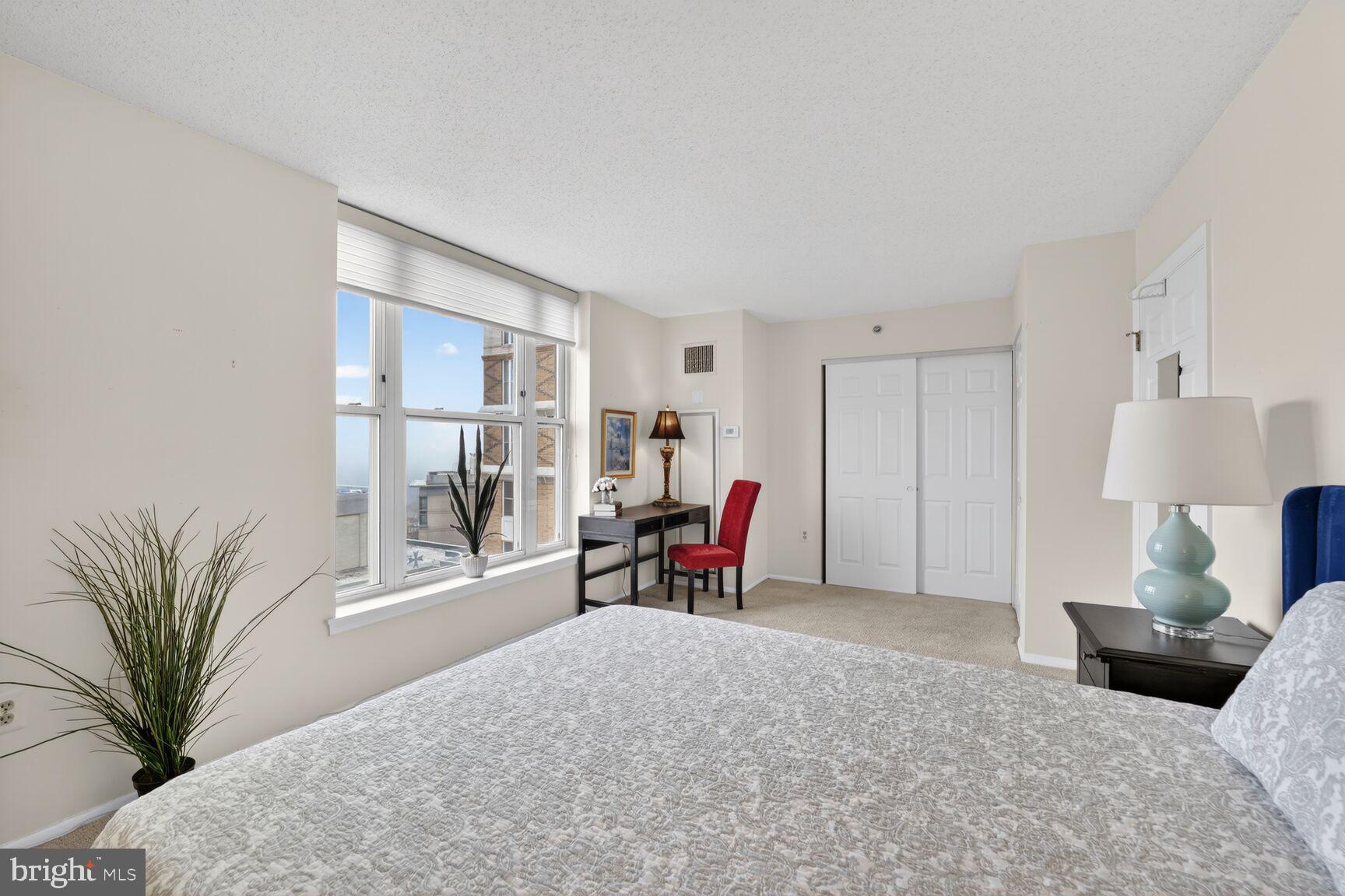 THE JEFFERSON - SUNRISE SENIOR LIVING - Residential