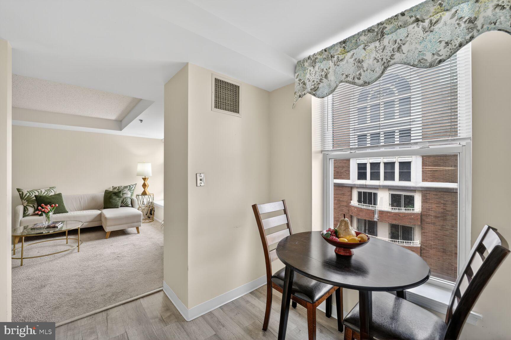 THE JEFFERSON - SUNRISE SENIOR LIVING - Residential