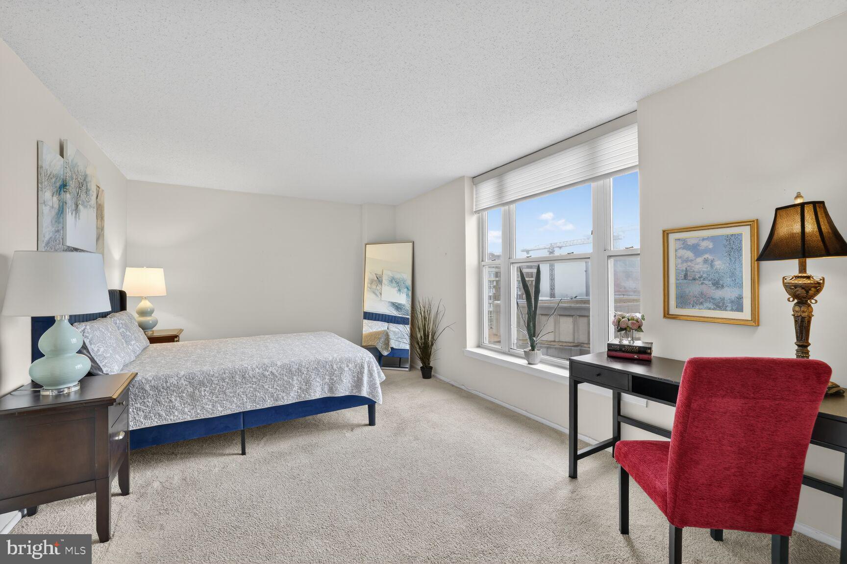 THE JEFFERSON - SUNRISE SENIOR LIVING - Residential