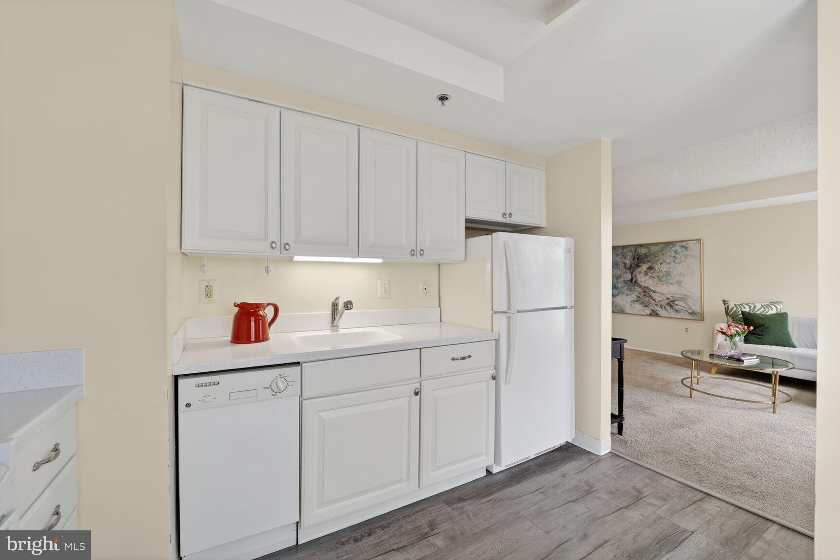 THE JEFFERSON - SUNRISE SENIOR LIVING - Residential