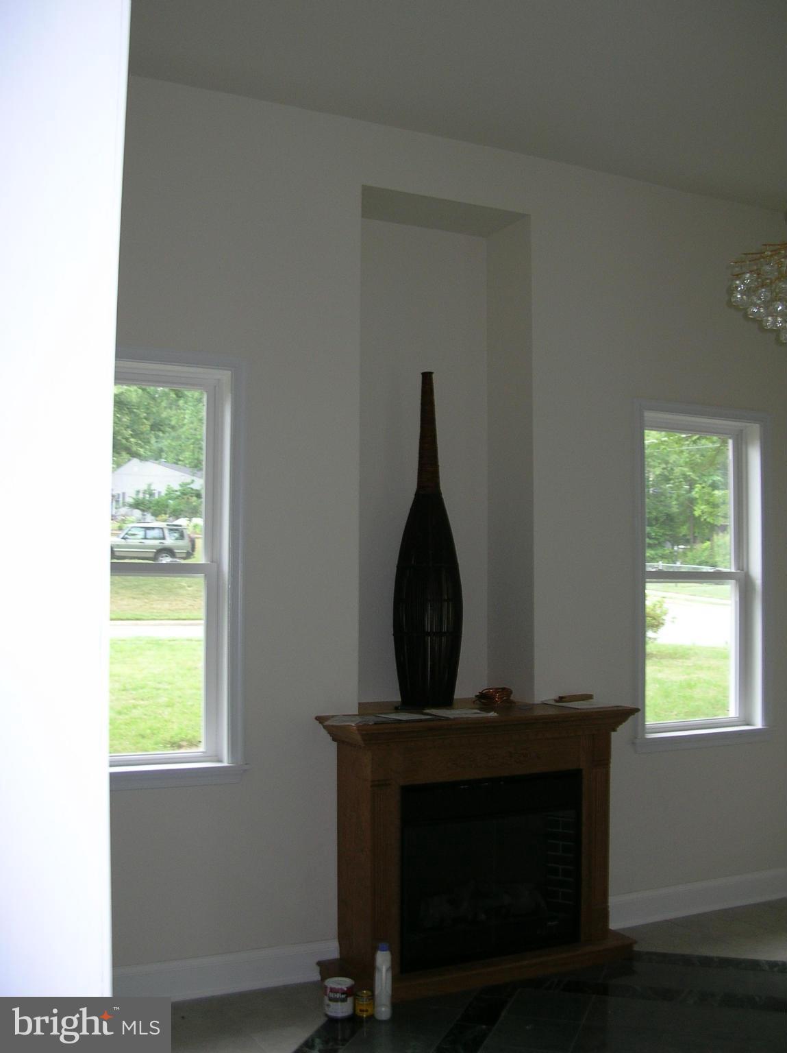 PIMMIT HILLS - Residential Lease