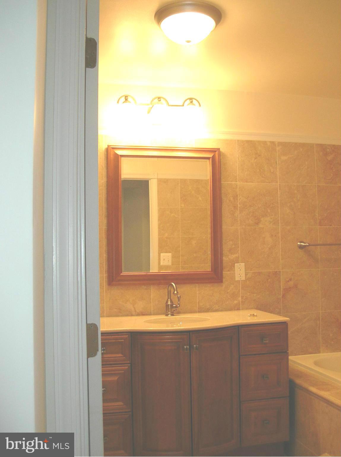 PIMMIT HILLS - Residential Lease