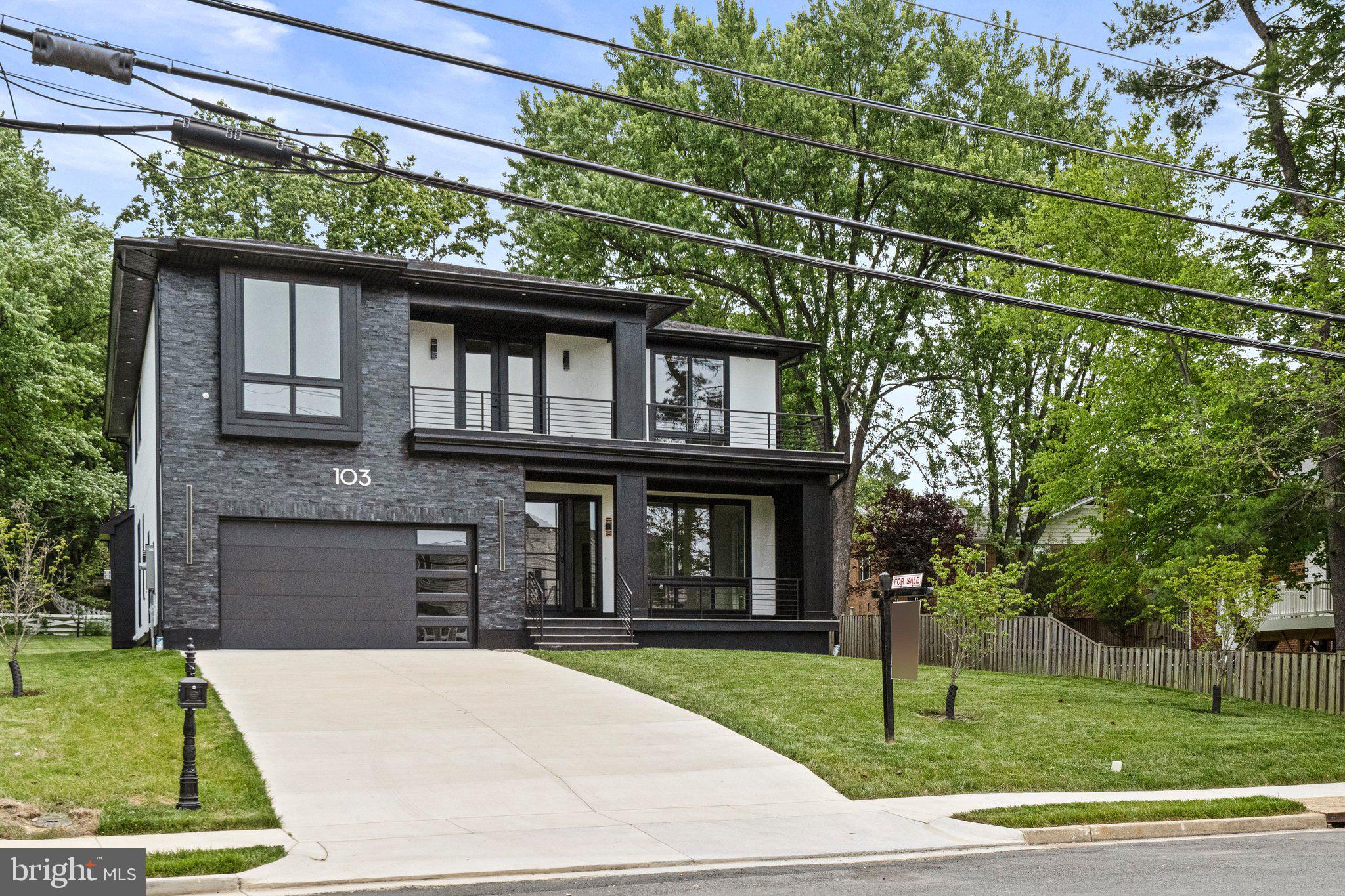 103 SAINT ANDREWS DRIVE NE