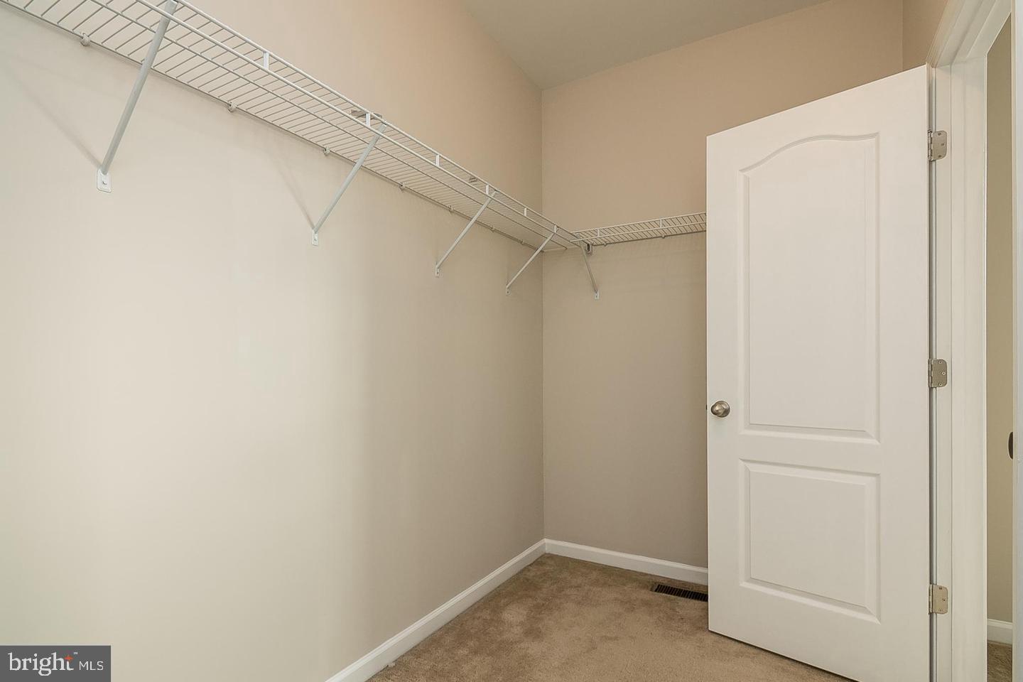 MARKET SQUARE - Residential Lease