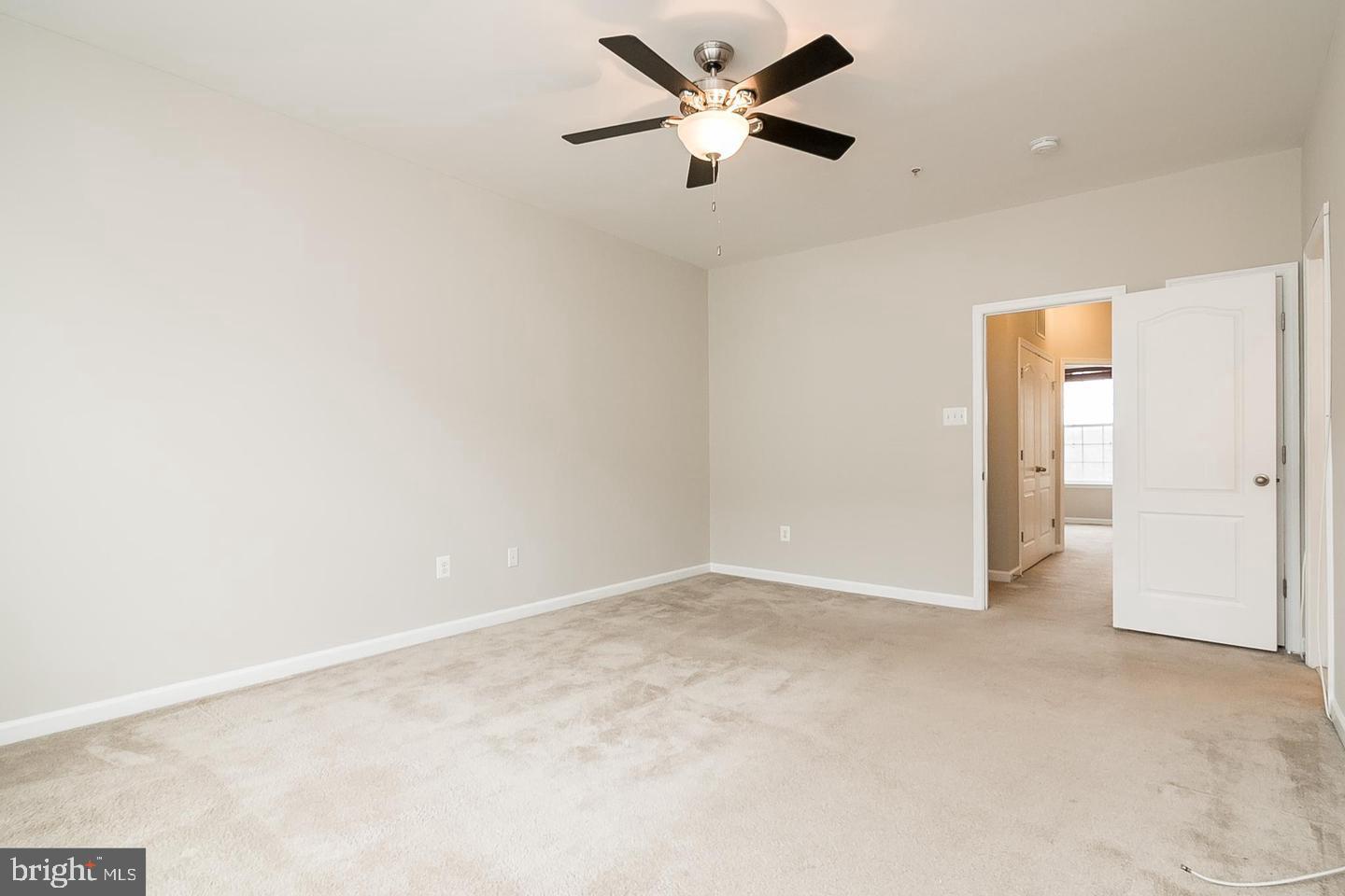 MARKET SQUARE - Residential Lease