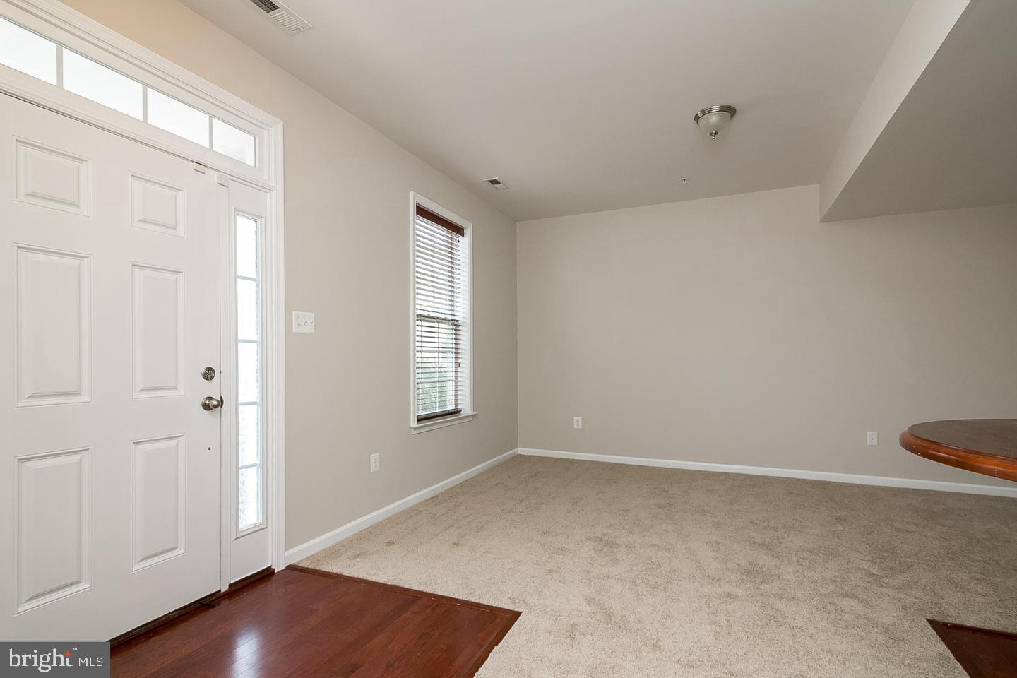 MARKET SQUARE - Residential Lease