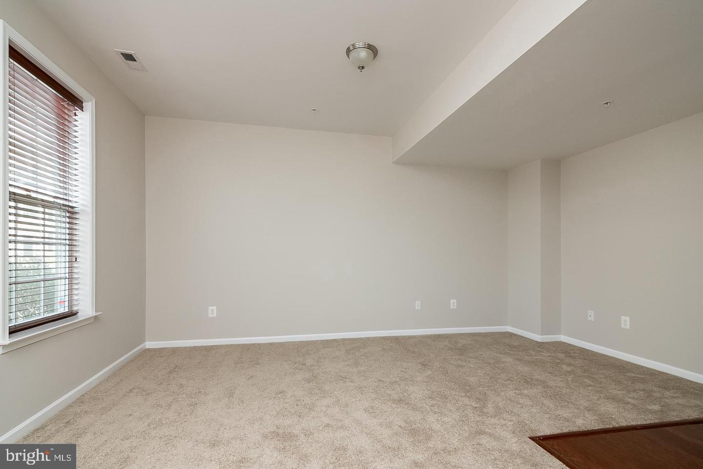 MARKET SQUARE - Residential Lease