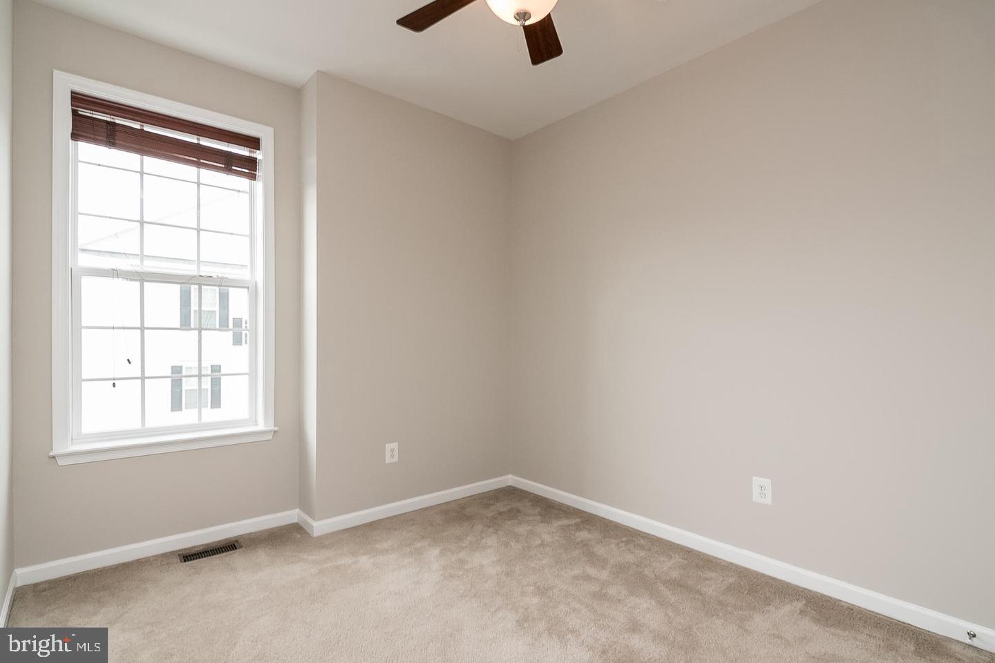 MARKET SQUARE - Residential Lease