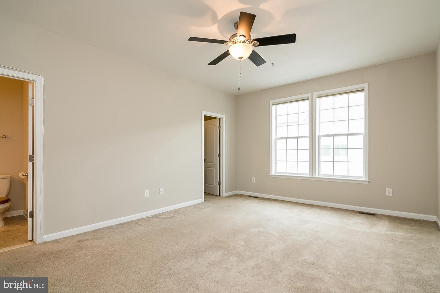 MARKET SQUARE - Residential Lease