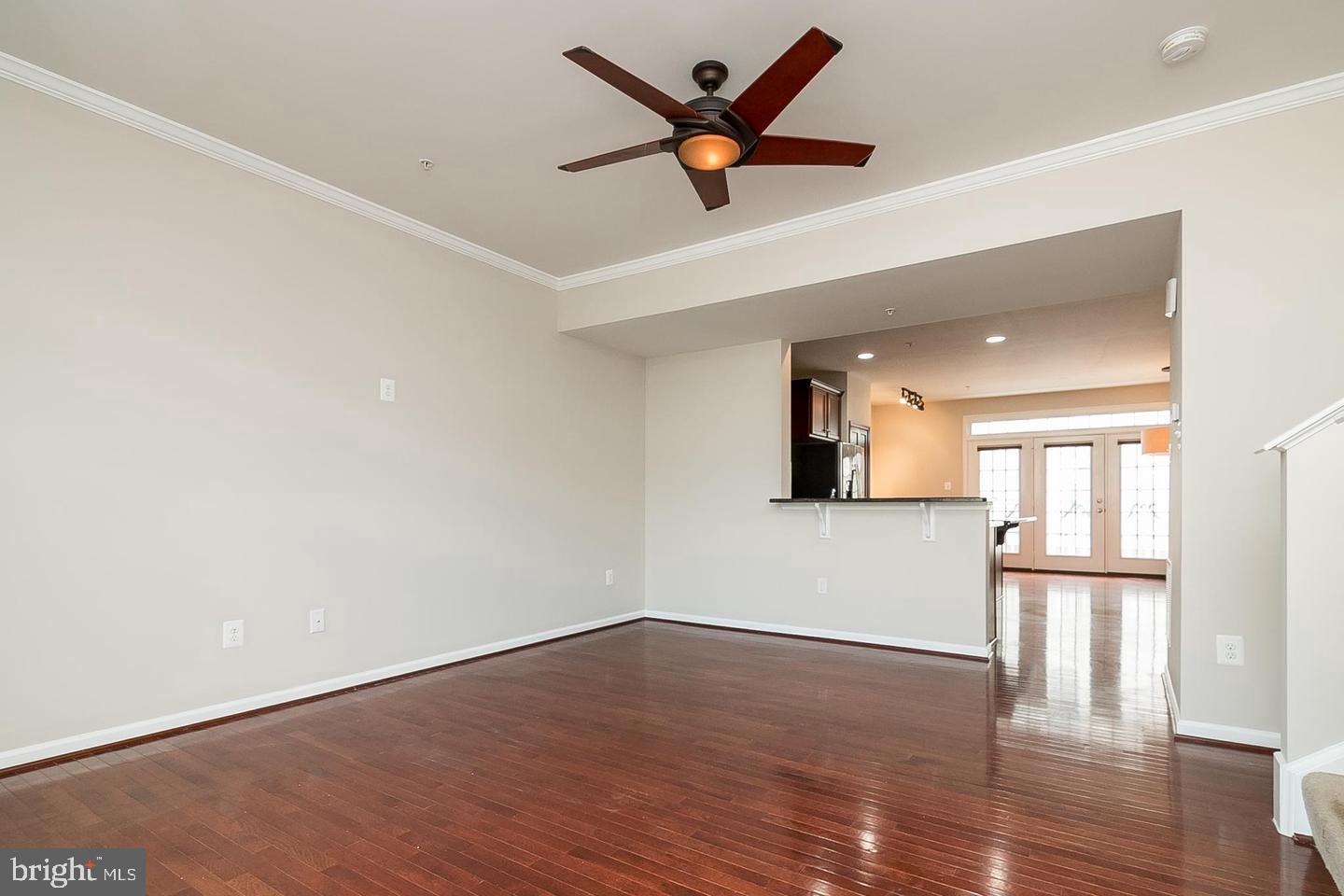 MARKET SQUARE - Residential Lease