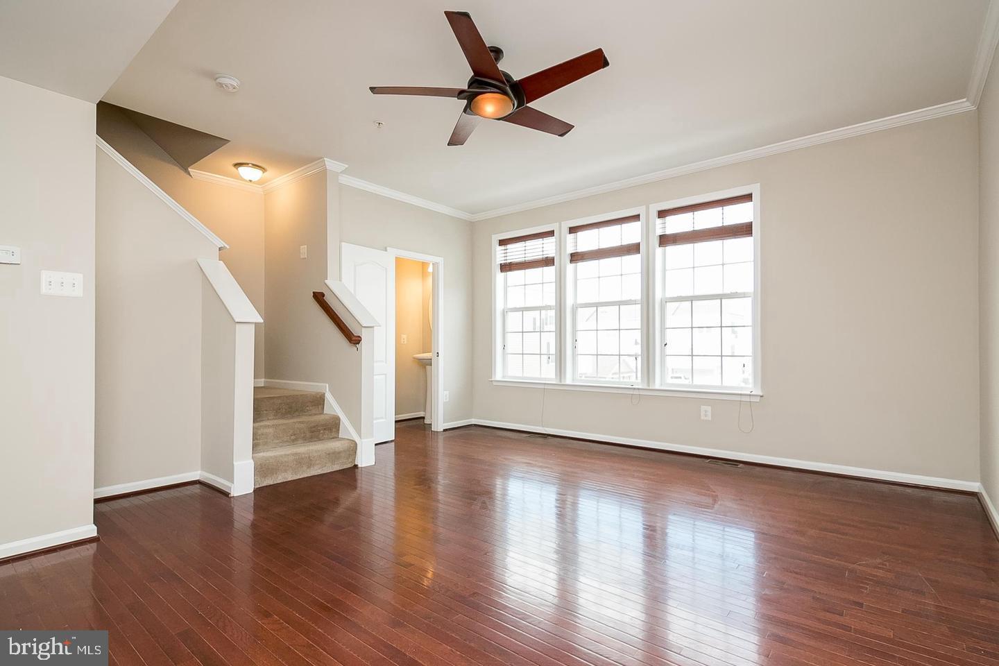 MARKET SQUARE - Residential Lease