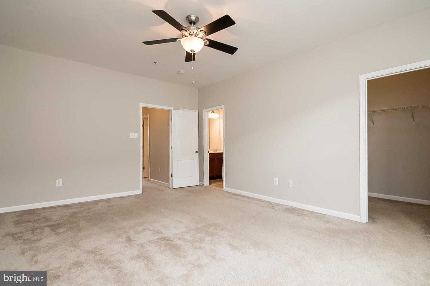 MARKET SQUARE - Residential Lease