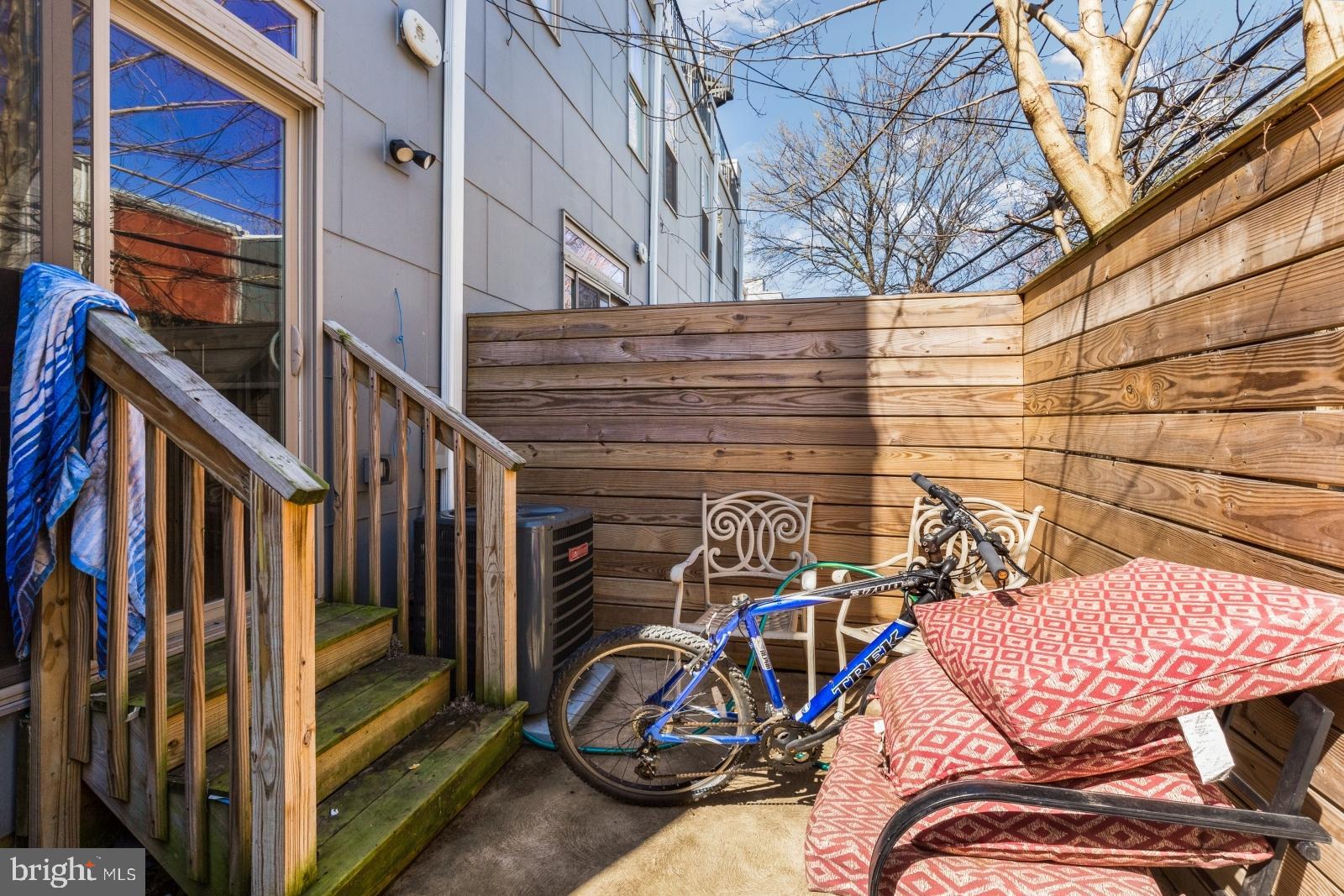 POINT BREEZE - Residential