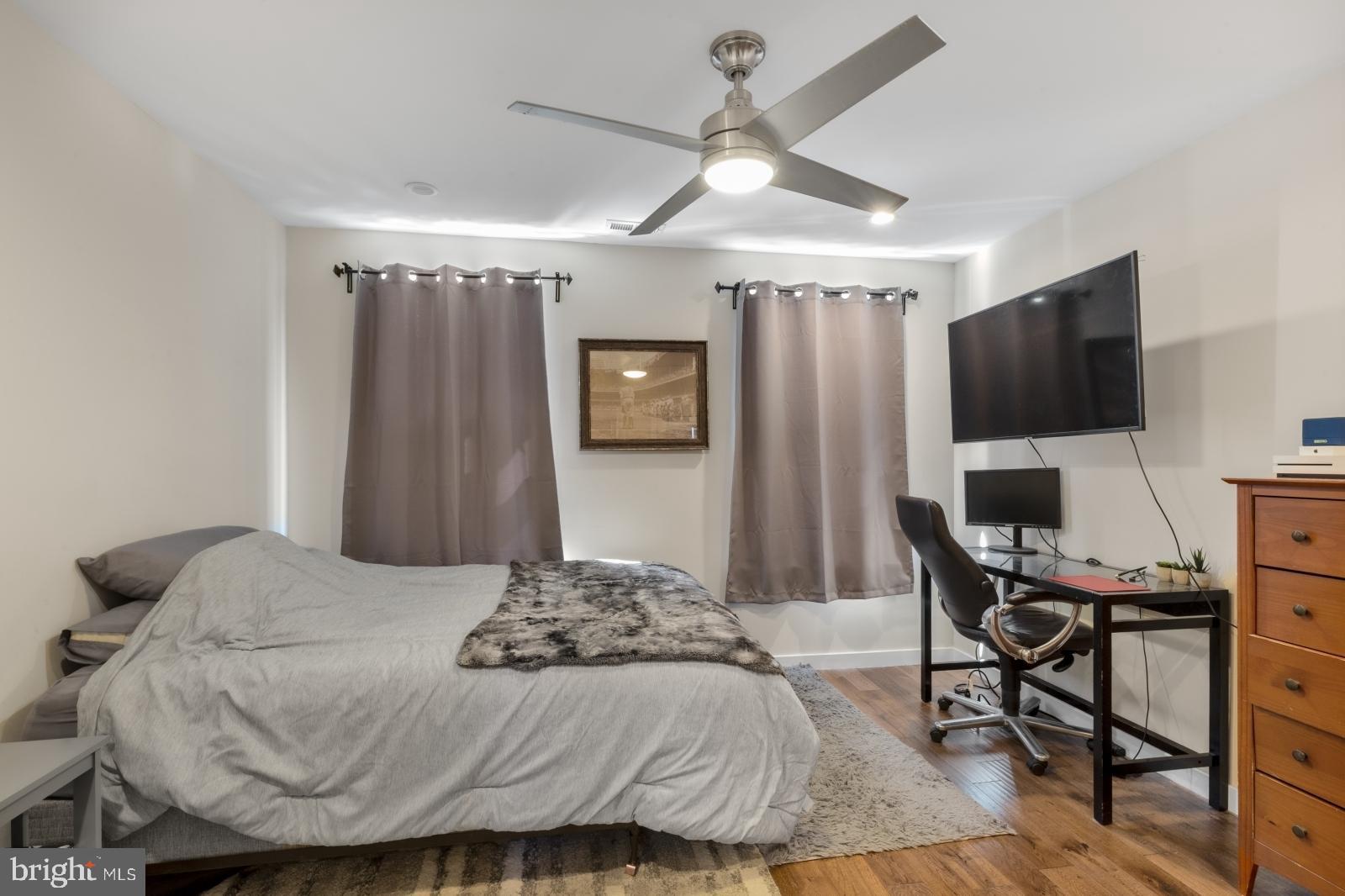 POINT BREEZE - Residential
