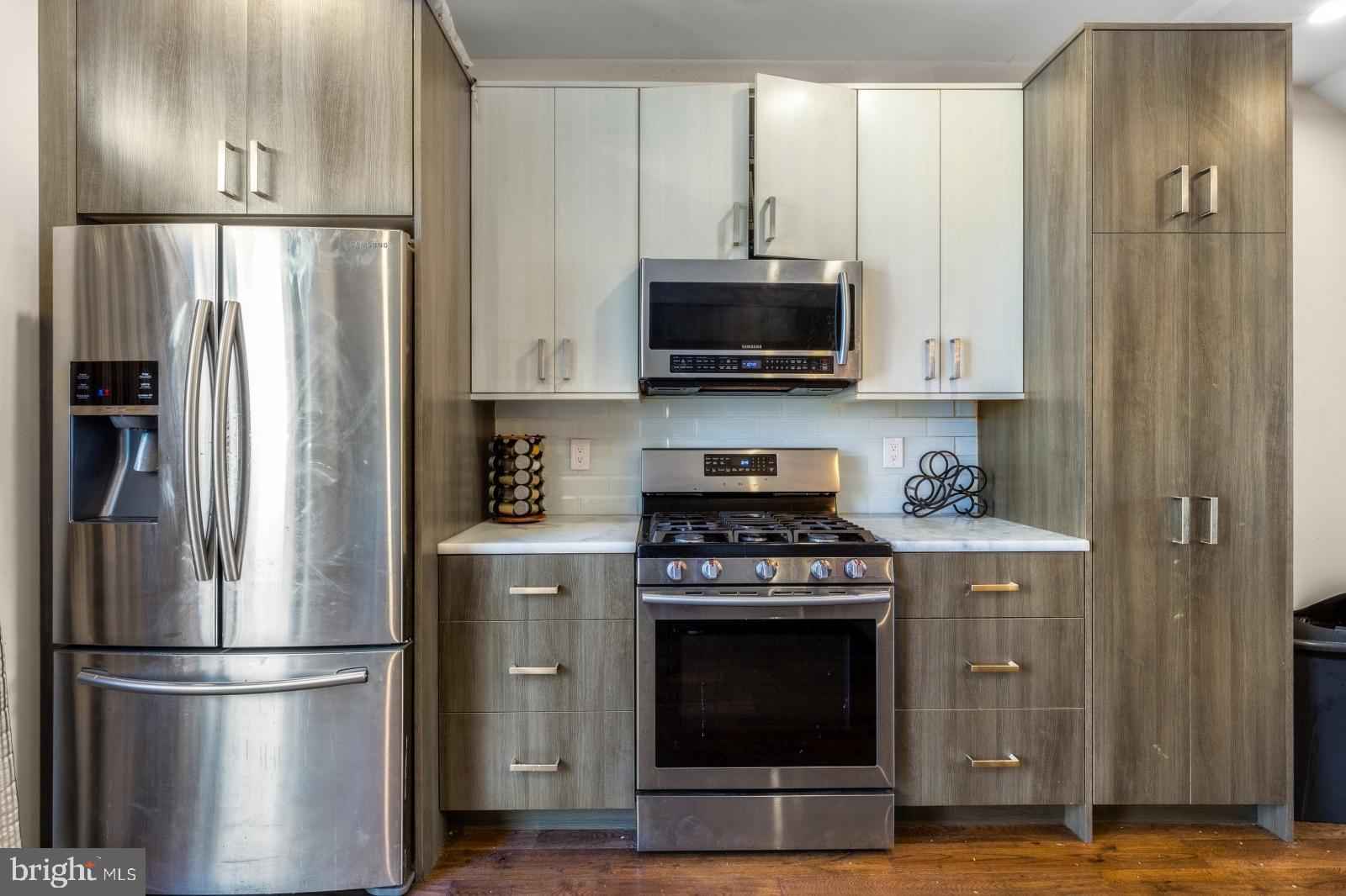 POINT BREEZE - Residential