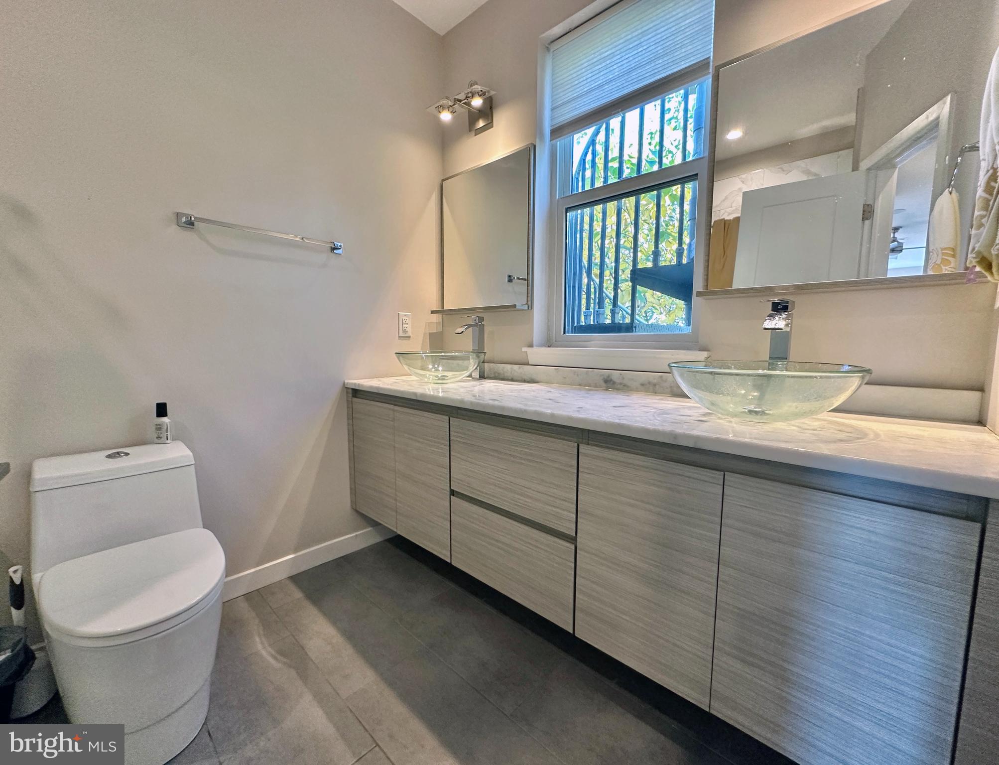 POINT BREEZE - Residential
