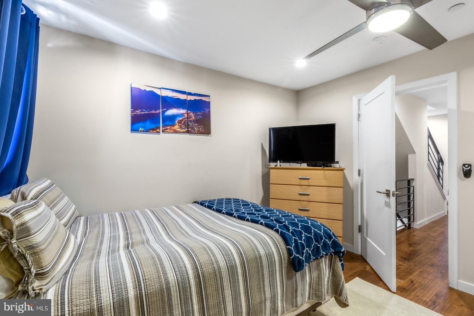POINT BREEZE - Residential