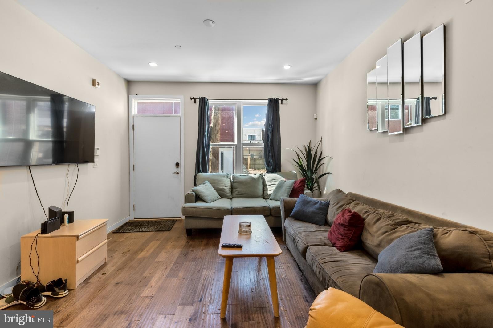 POINT BREEZE - Residential