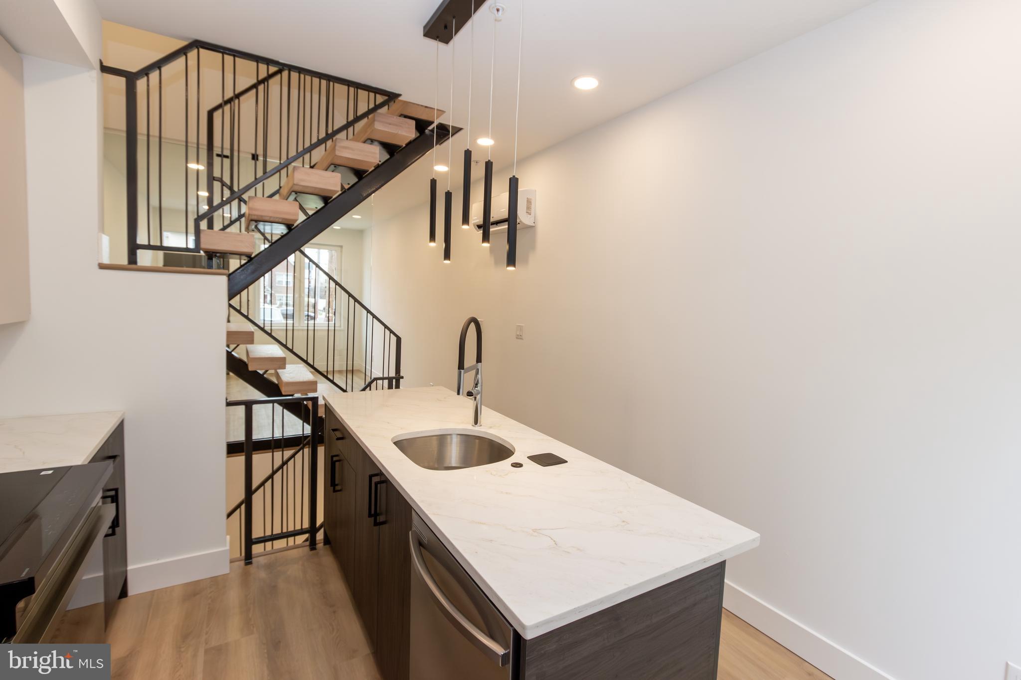 OLDE KENSINGTON - Residential