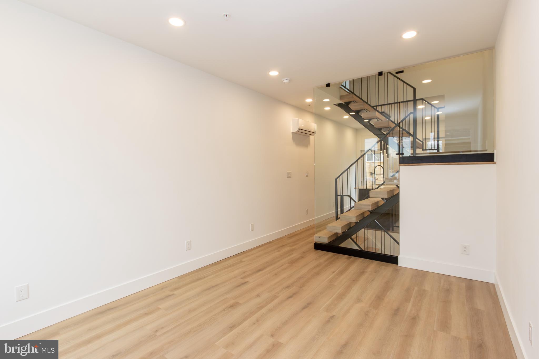 OLDE KENSINGTON - Residential