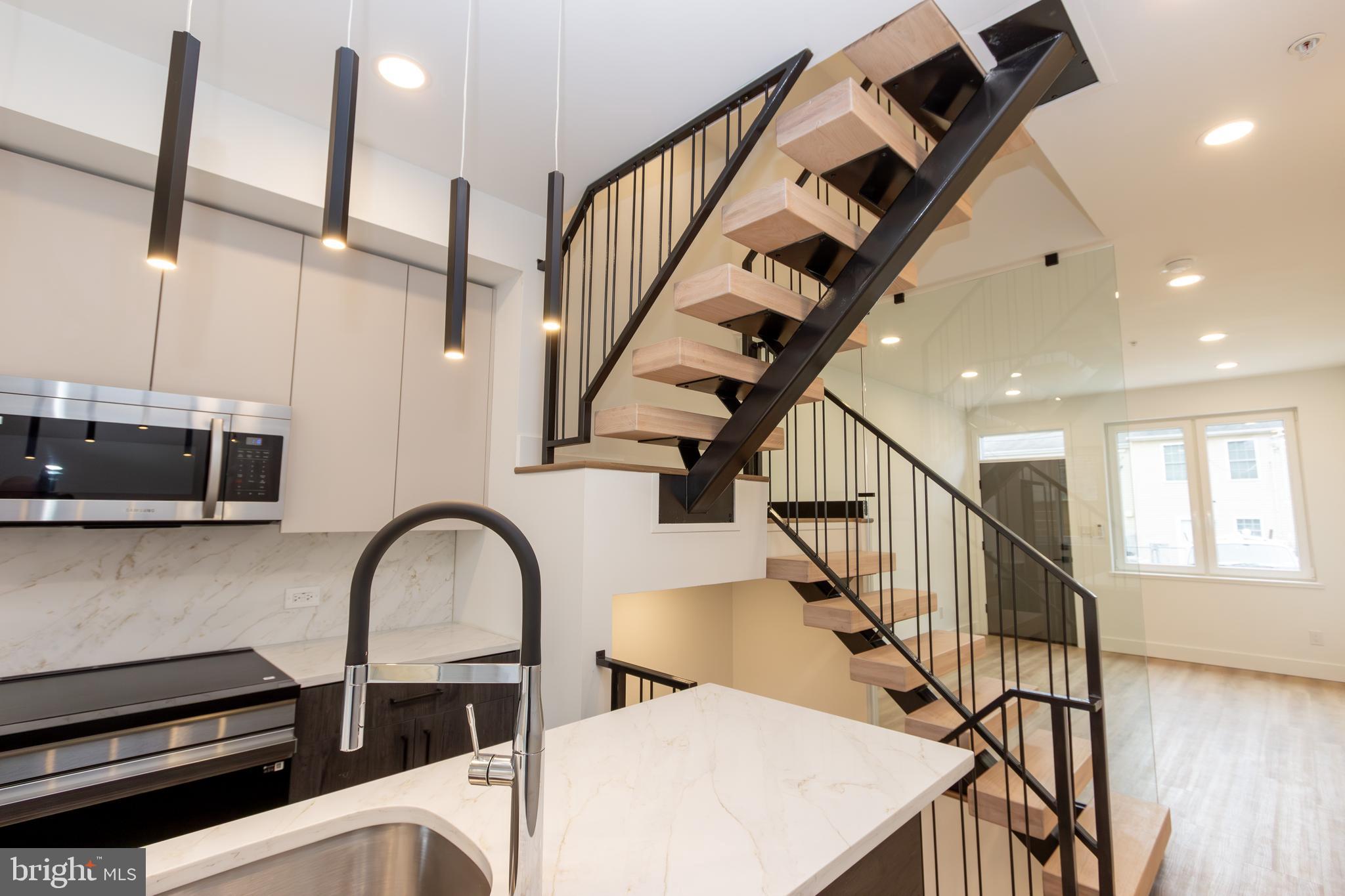 OLDE KENSINGTON - Residential