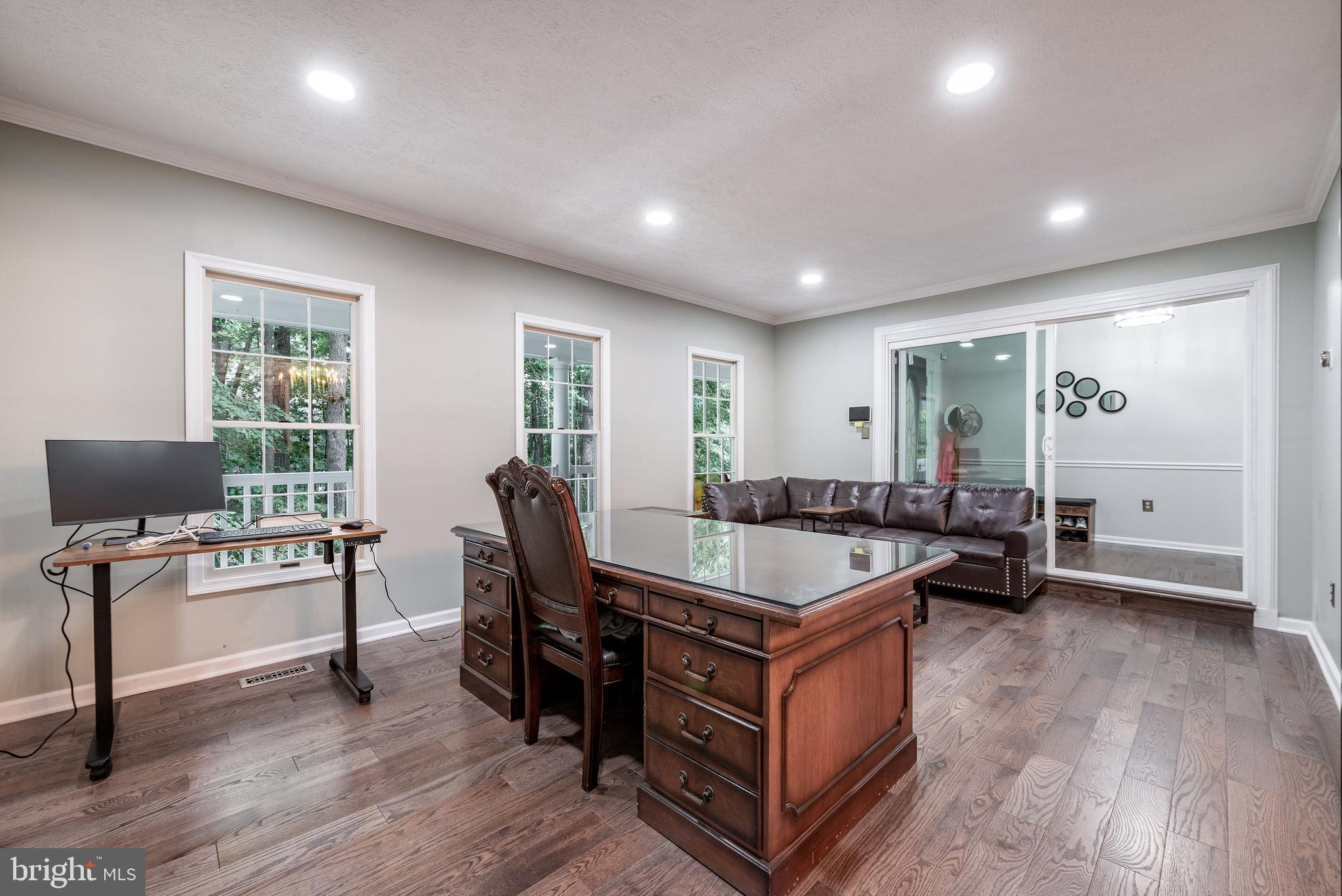 BARTONS GROVE - Residential