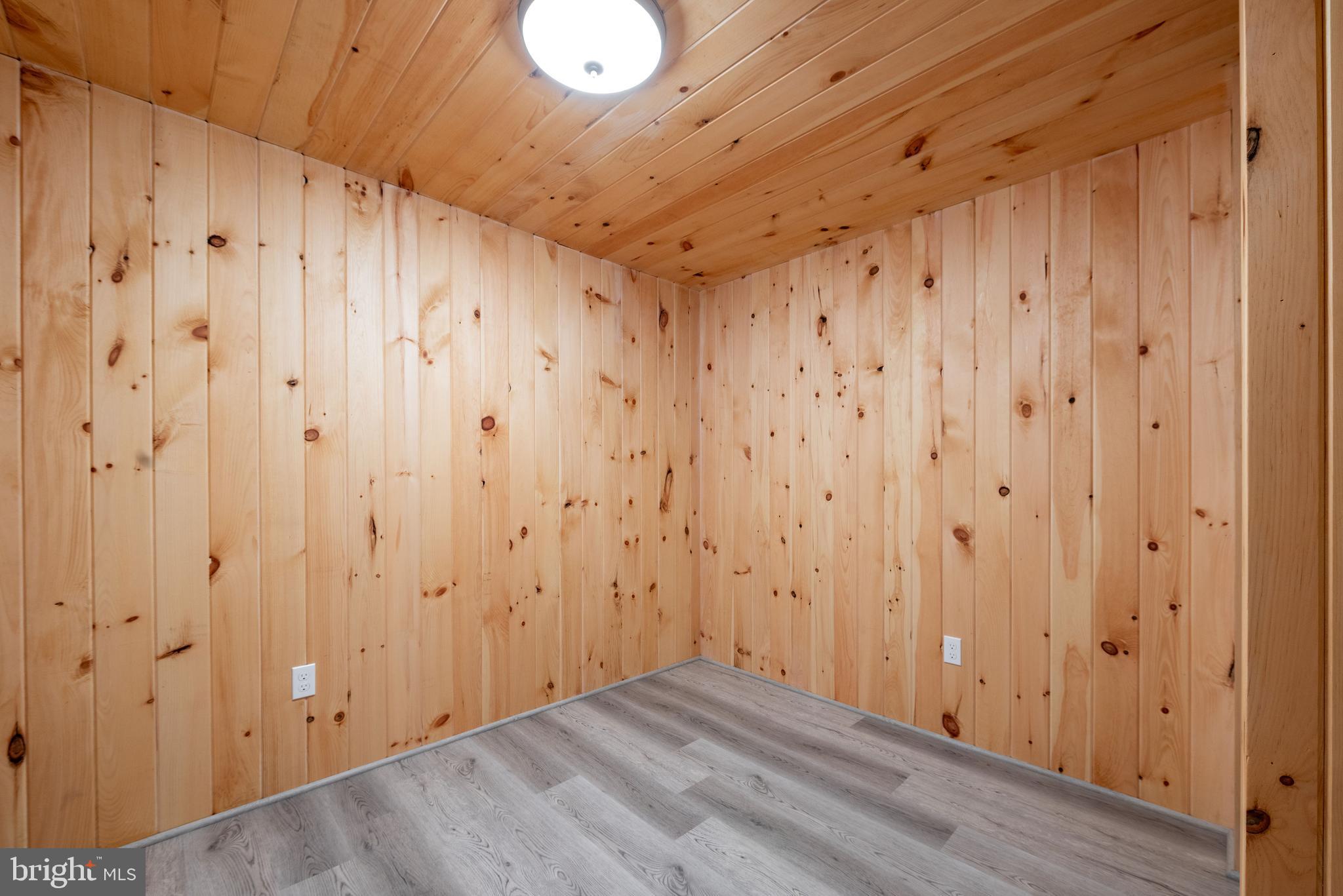 BARTONS GROVE - Residential