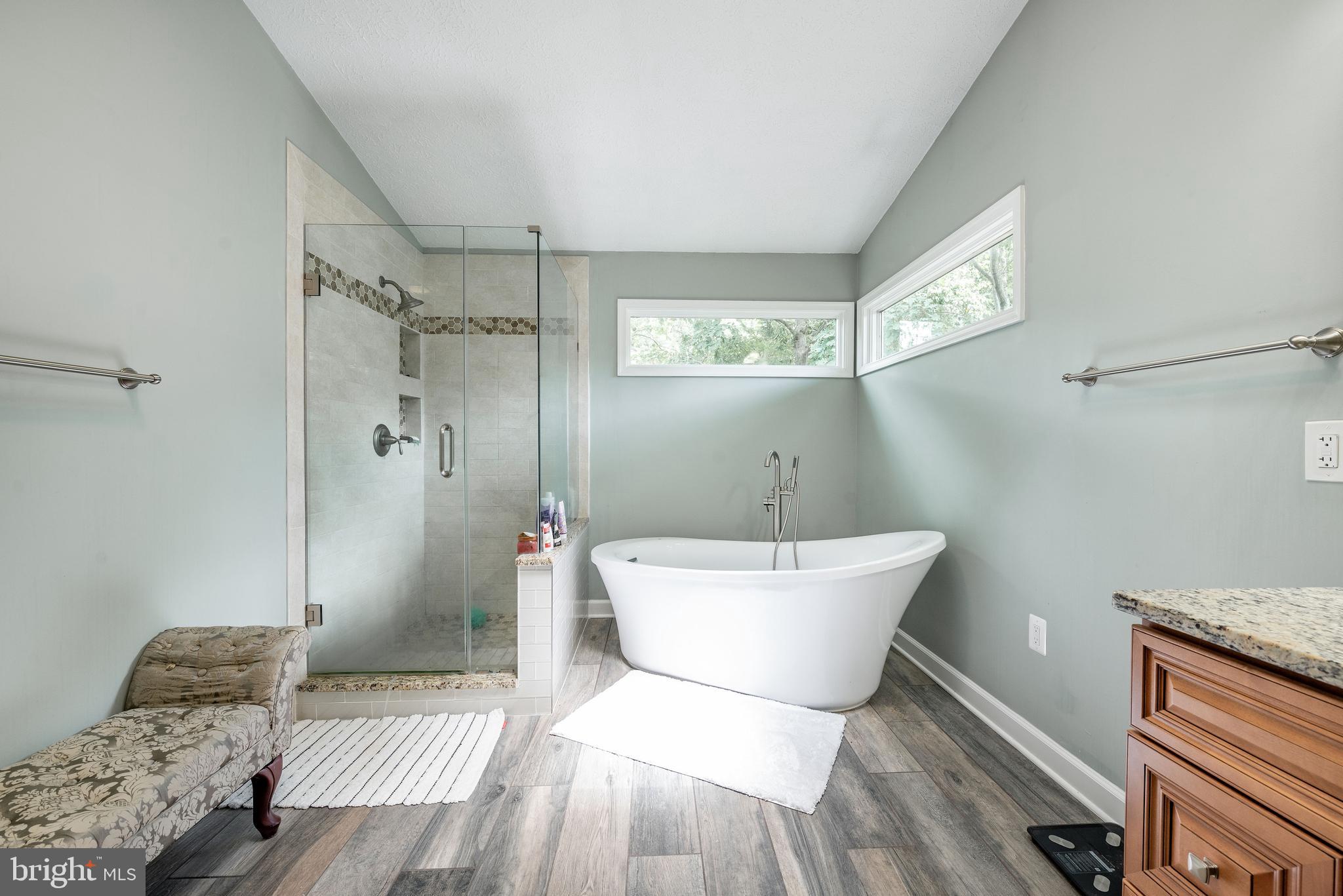 BARTONS GROVE - Residential