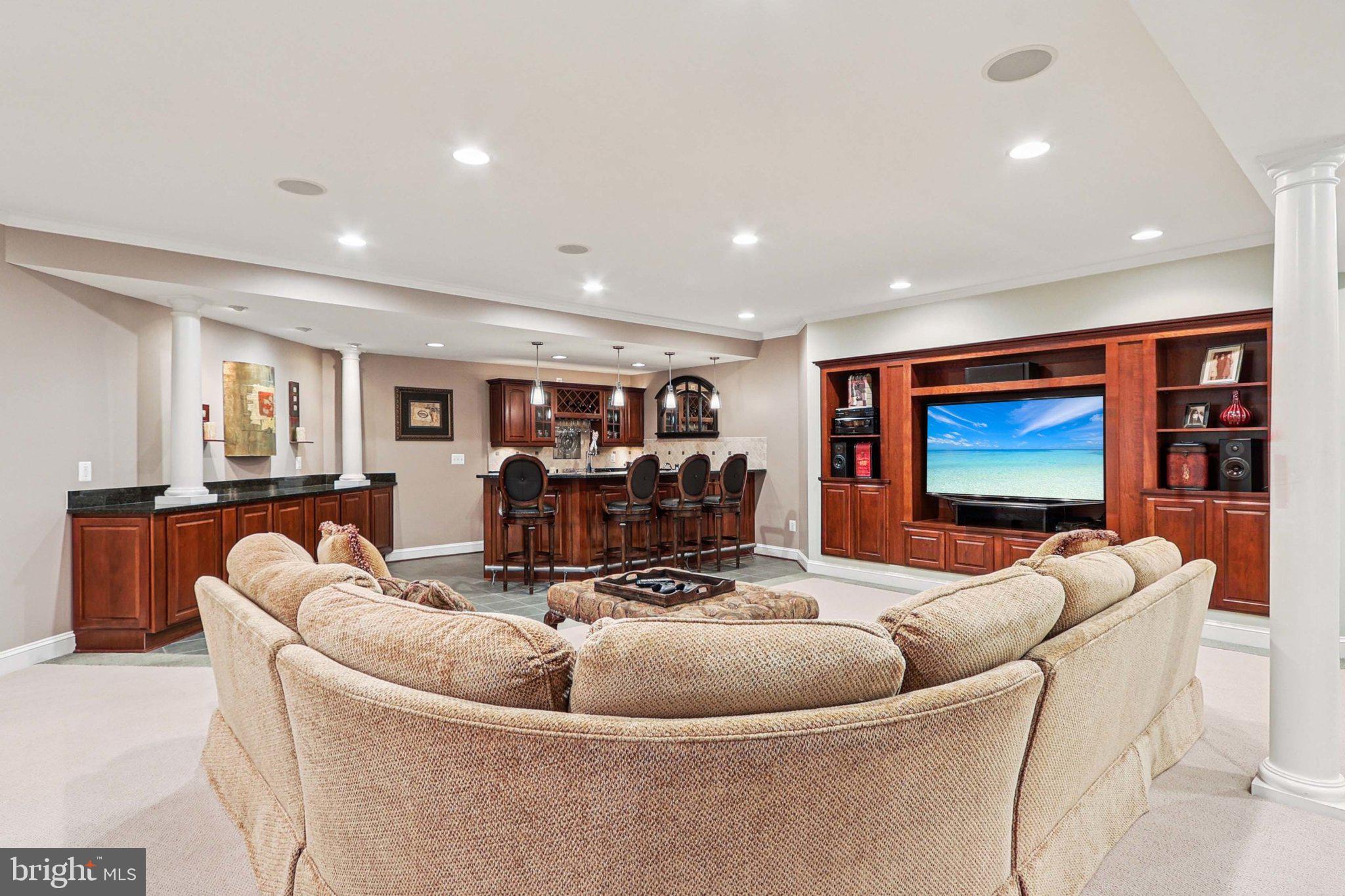 LOWES ISLAND - Residential