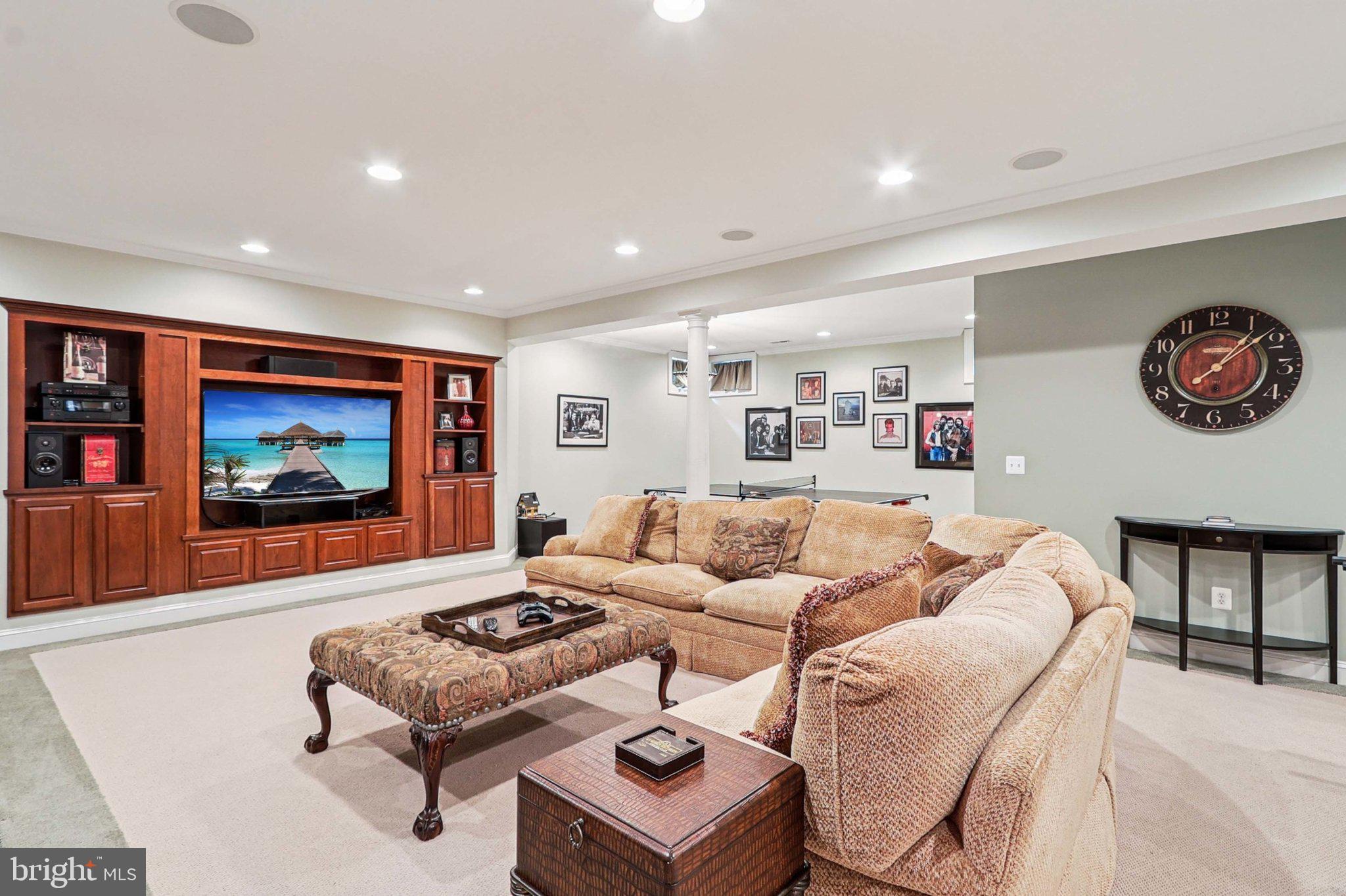 LOWES ISLAND - Residential