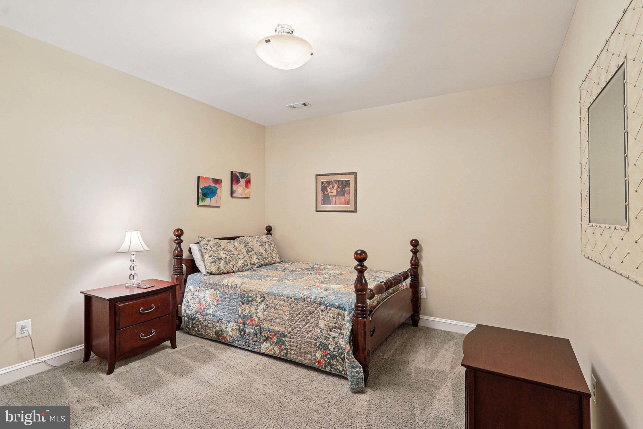 LOWES ISLAND - Residential