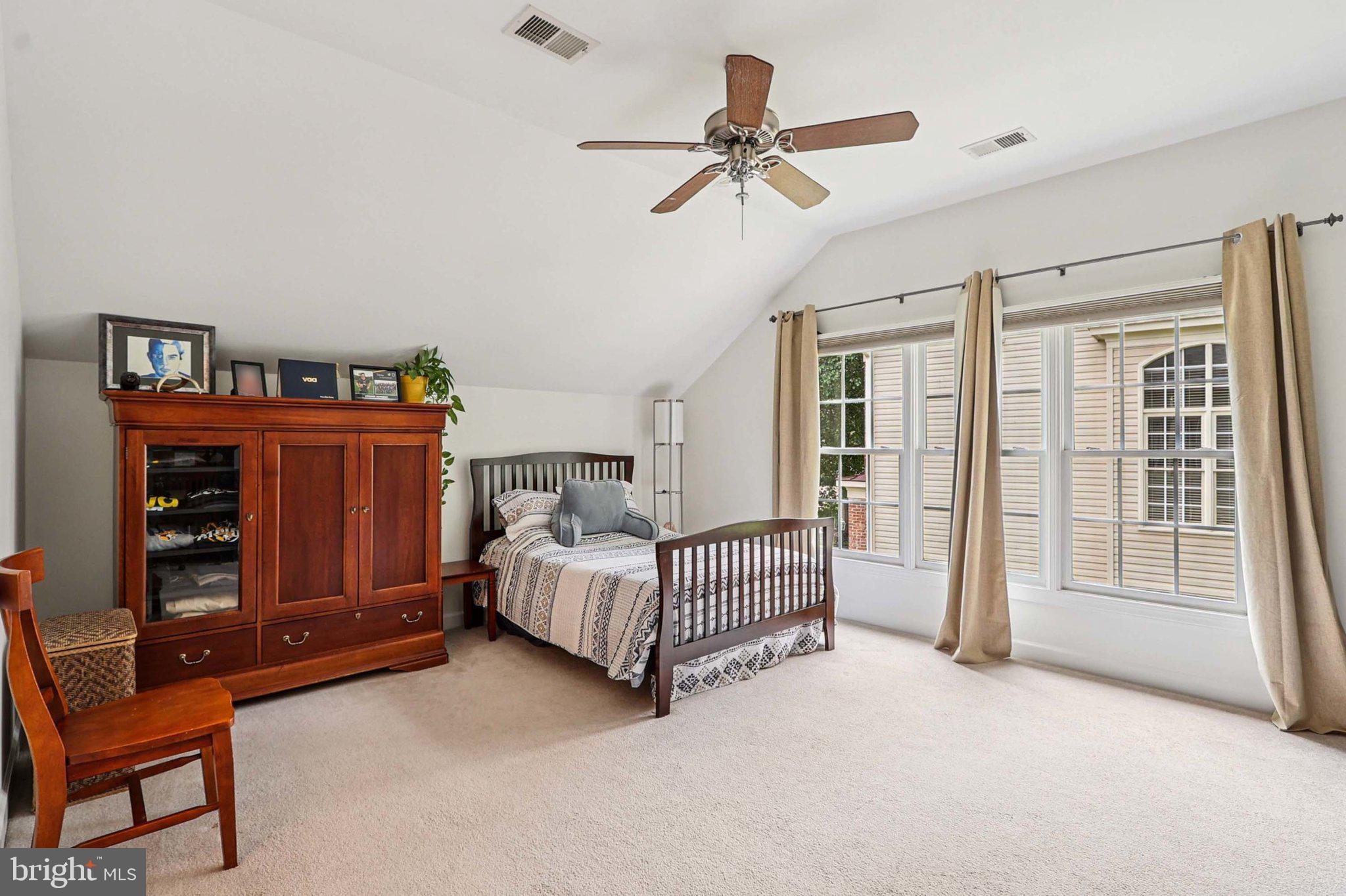 LOWES ISLAND - Residential