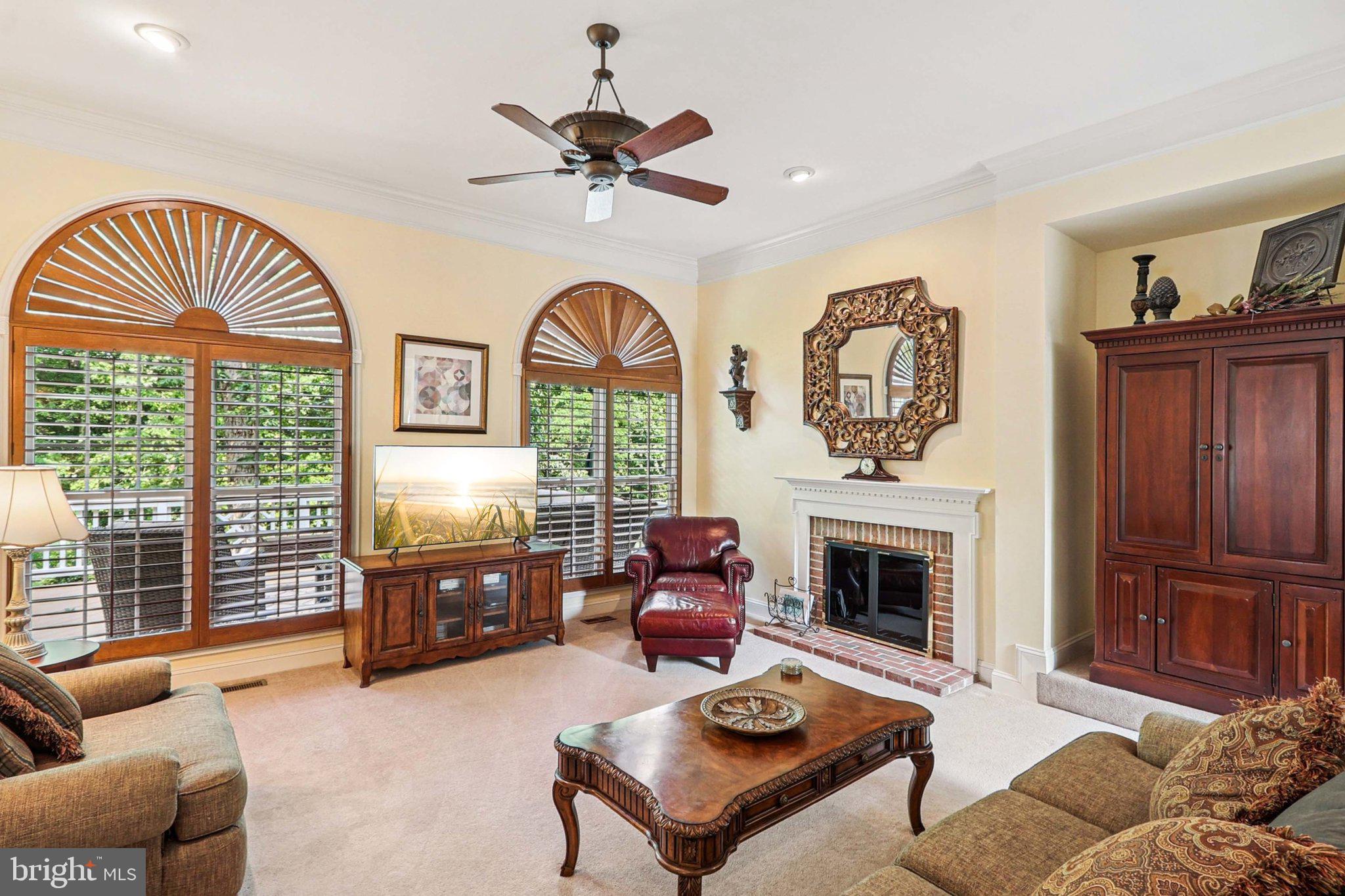 LOWES ISLAND - Residential