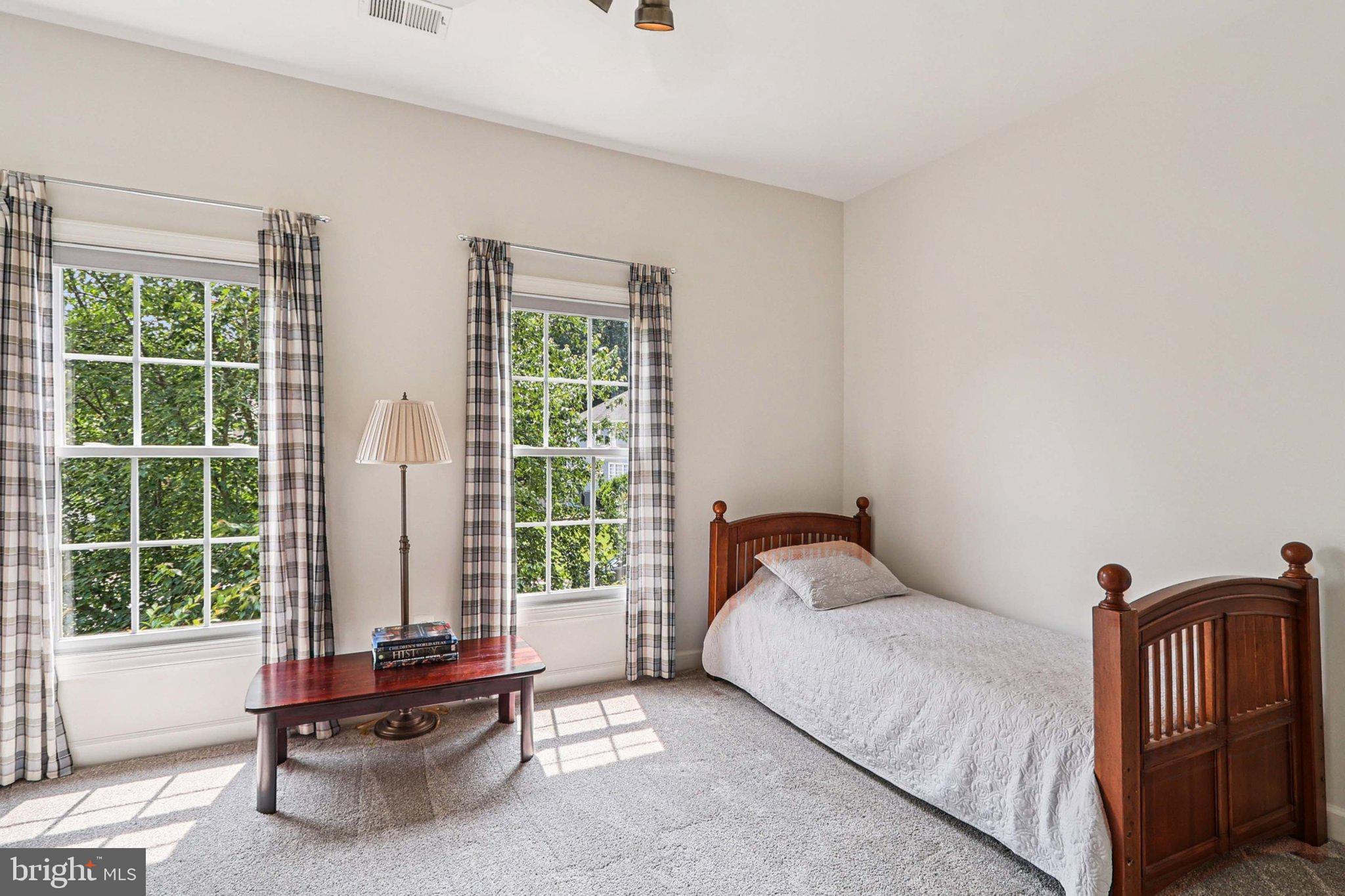 LOWES ISLAND - Residential