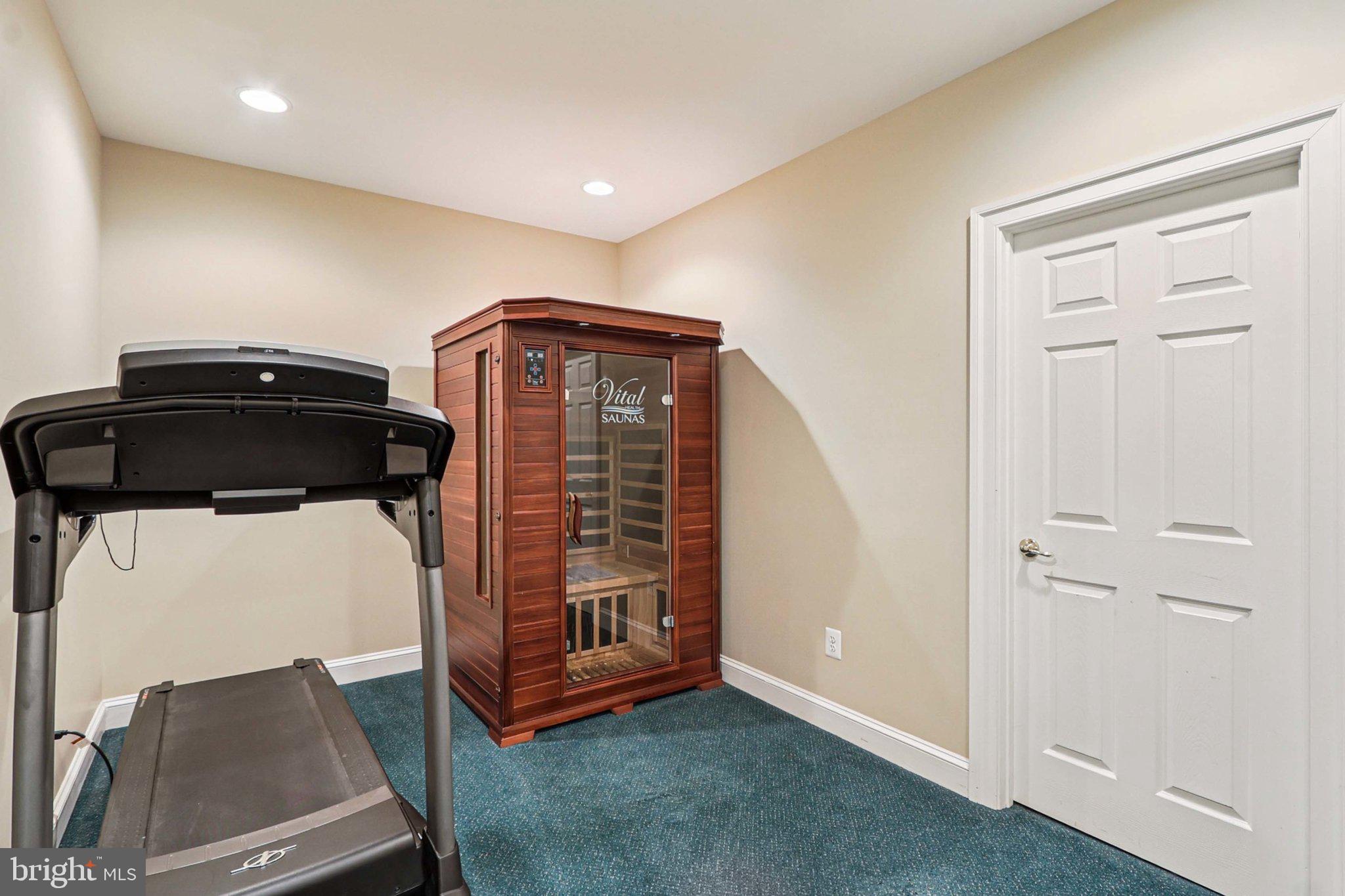 LOWES ISLAND - Residential