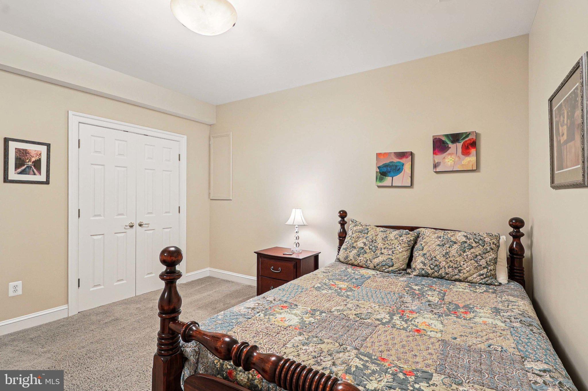 LOWES ISLAND - Residential