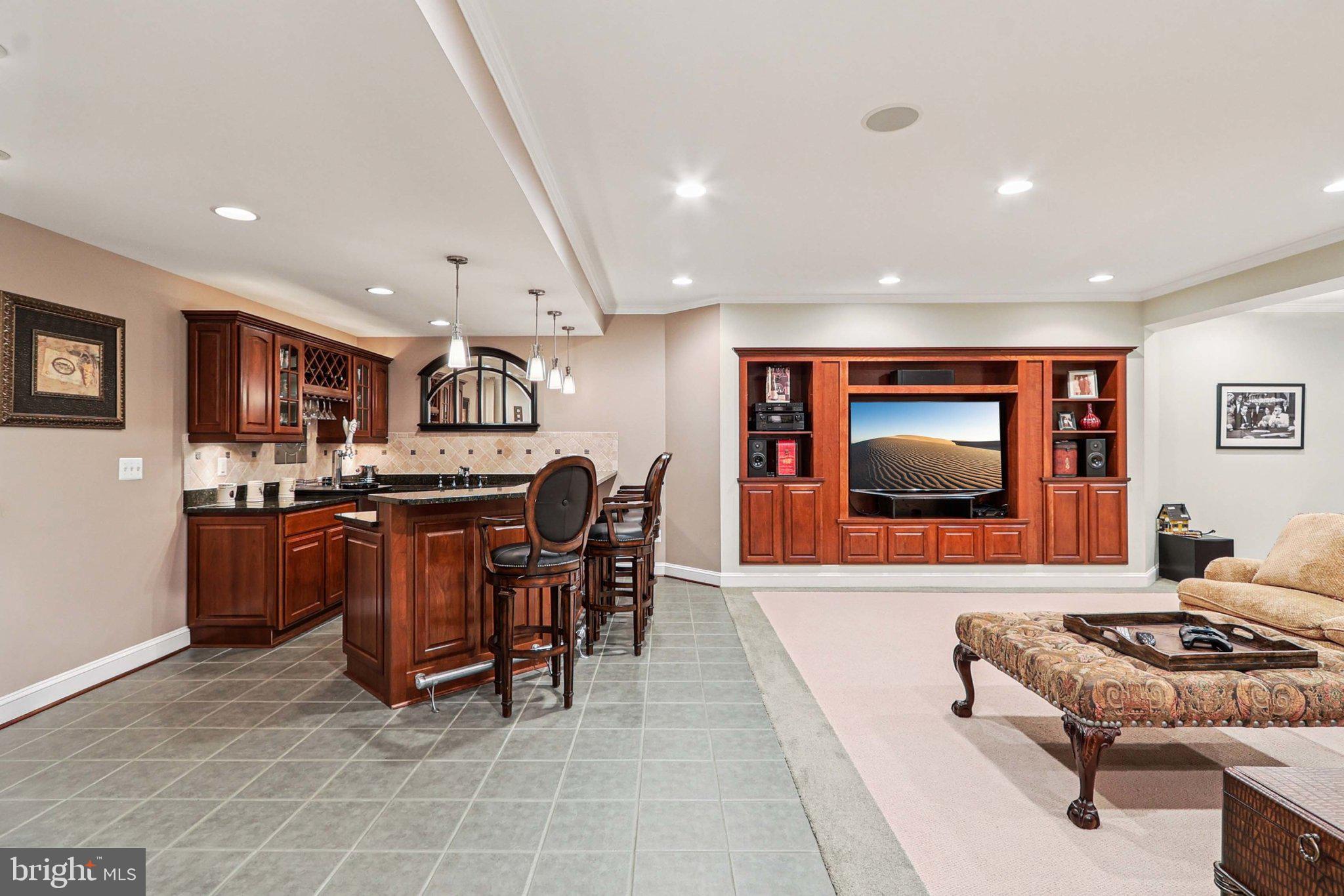 LOWES ISLAND - Residential