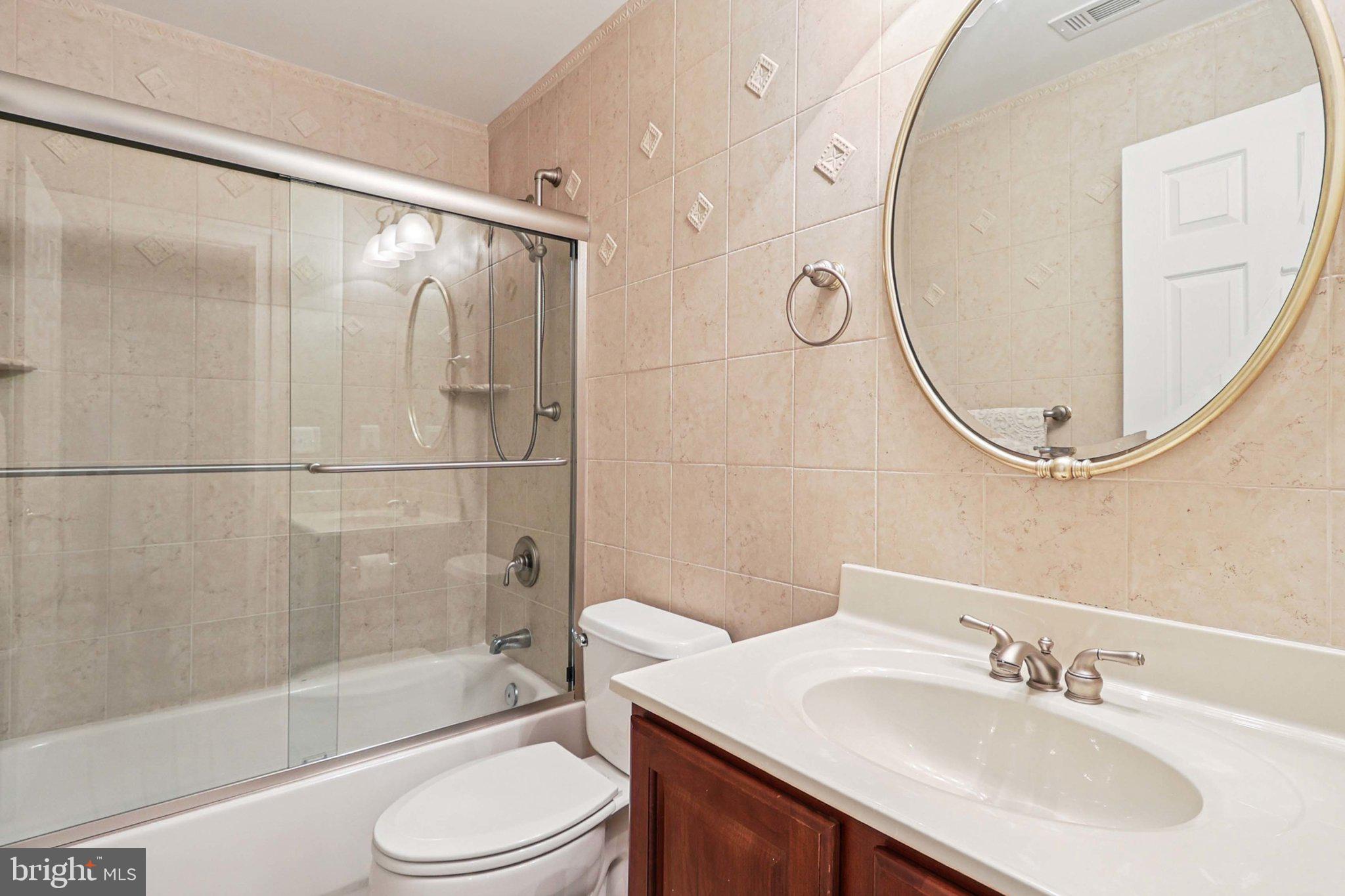 LOWES ISLAND - Residential