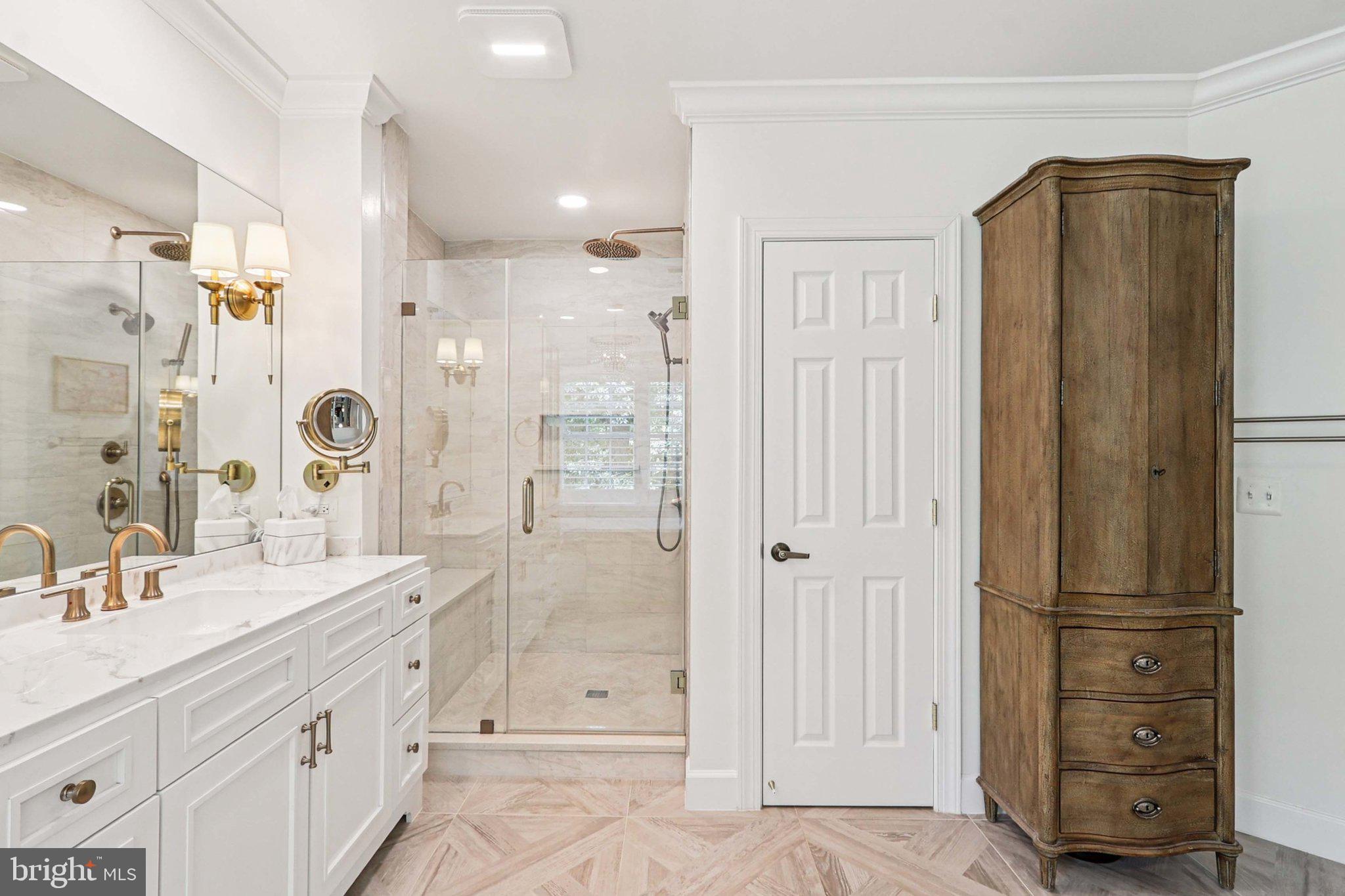 LOWES ISLAND - Residential