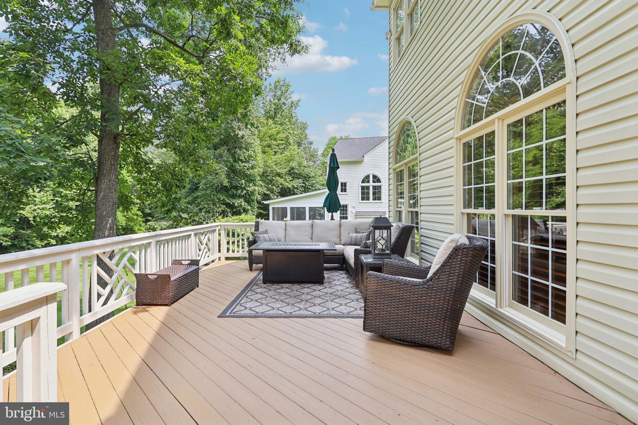 LOWES ISLAND - Residential