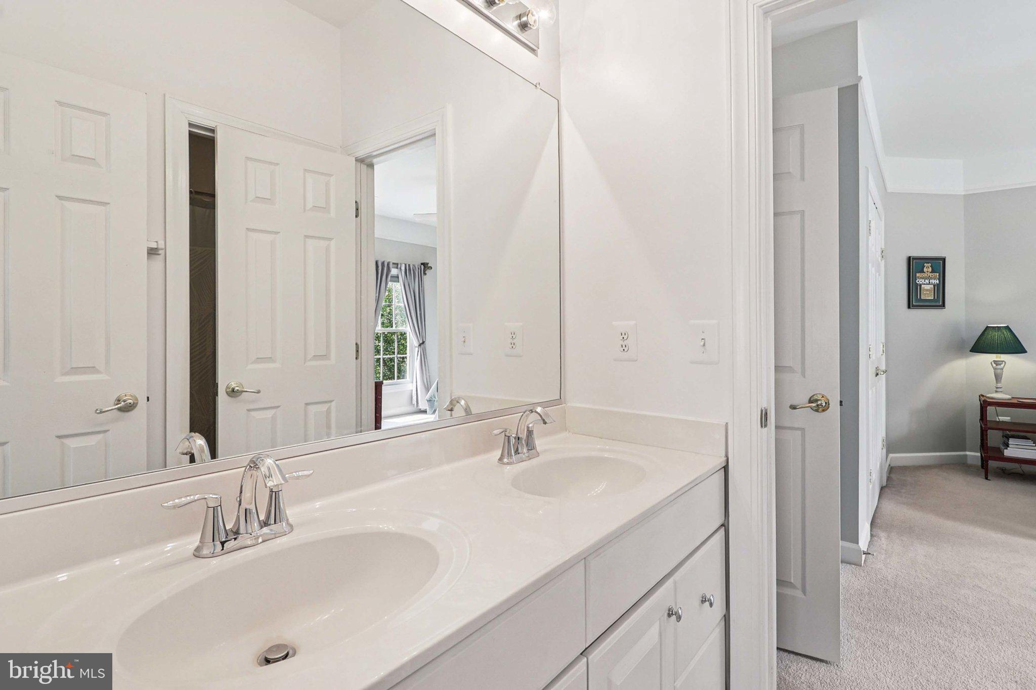 LOWES ISLAND - Residential