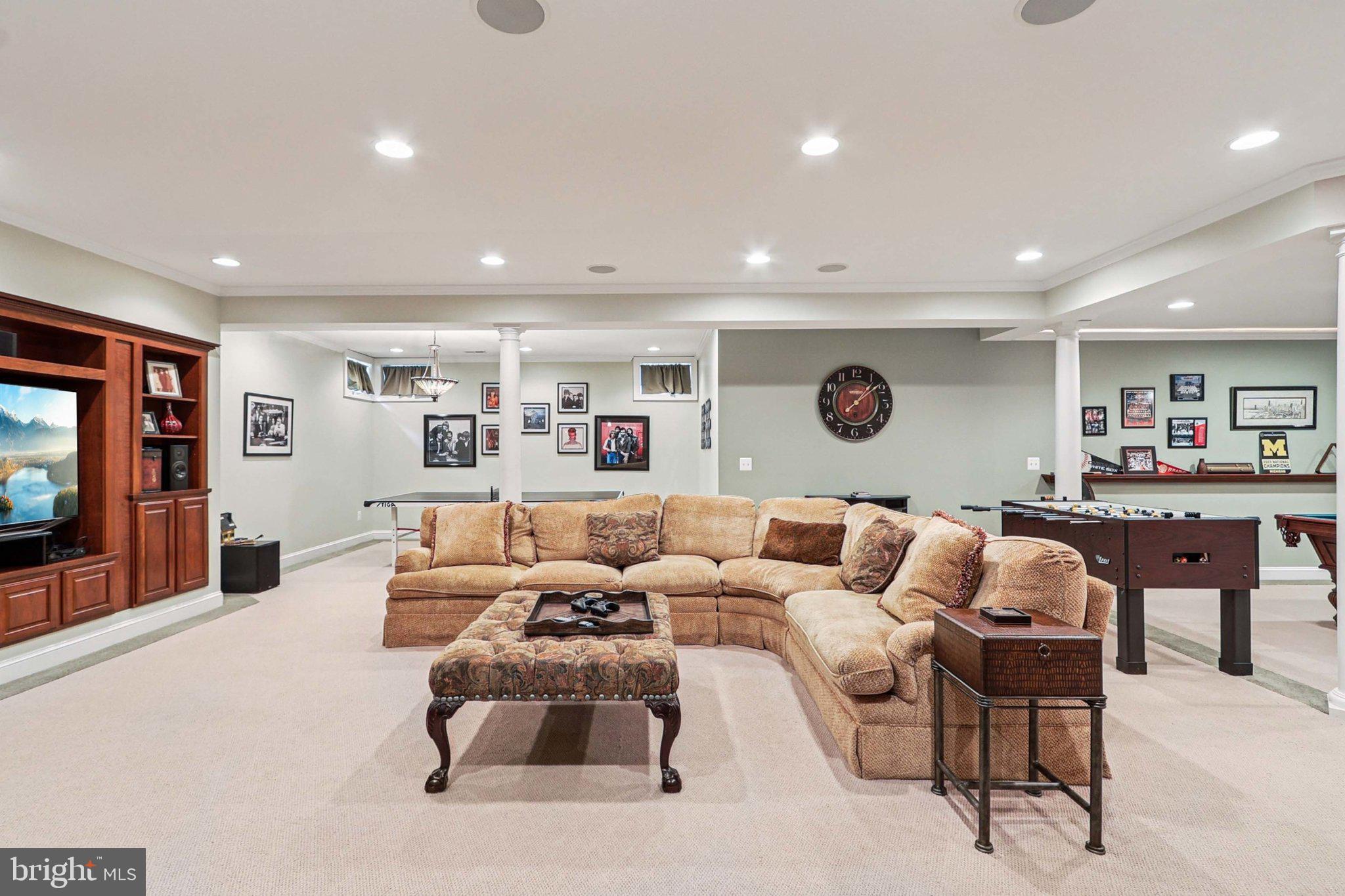 LOWES ISLAND - Residential