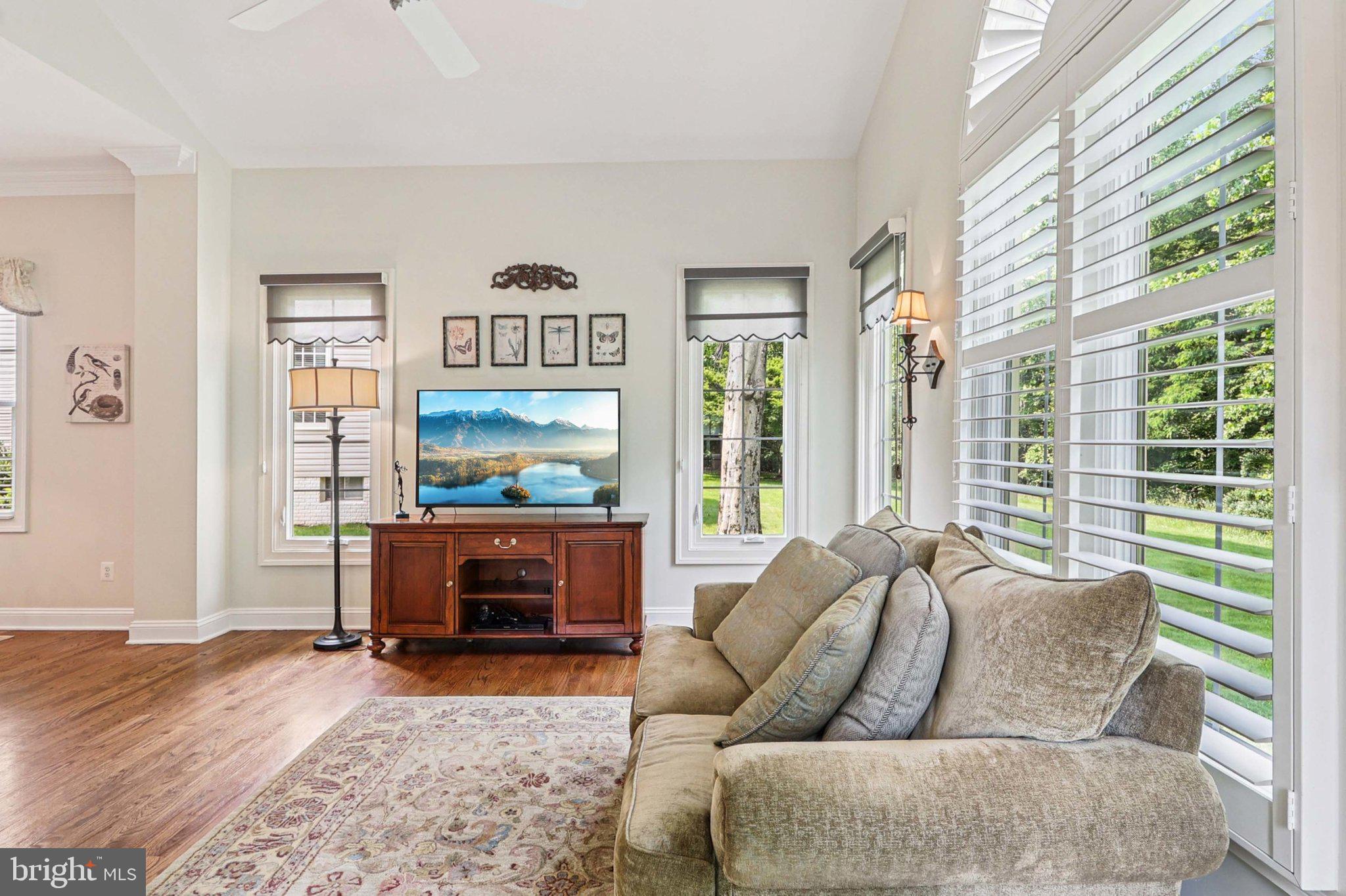 LOWES ISLAND - Residential